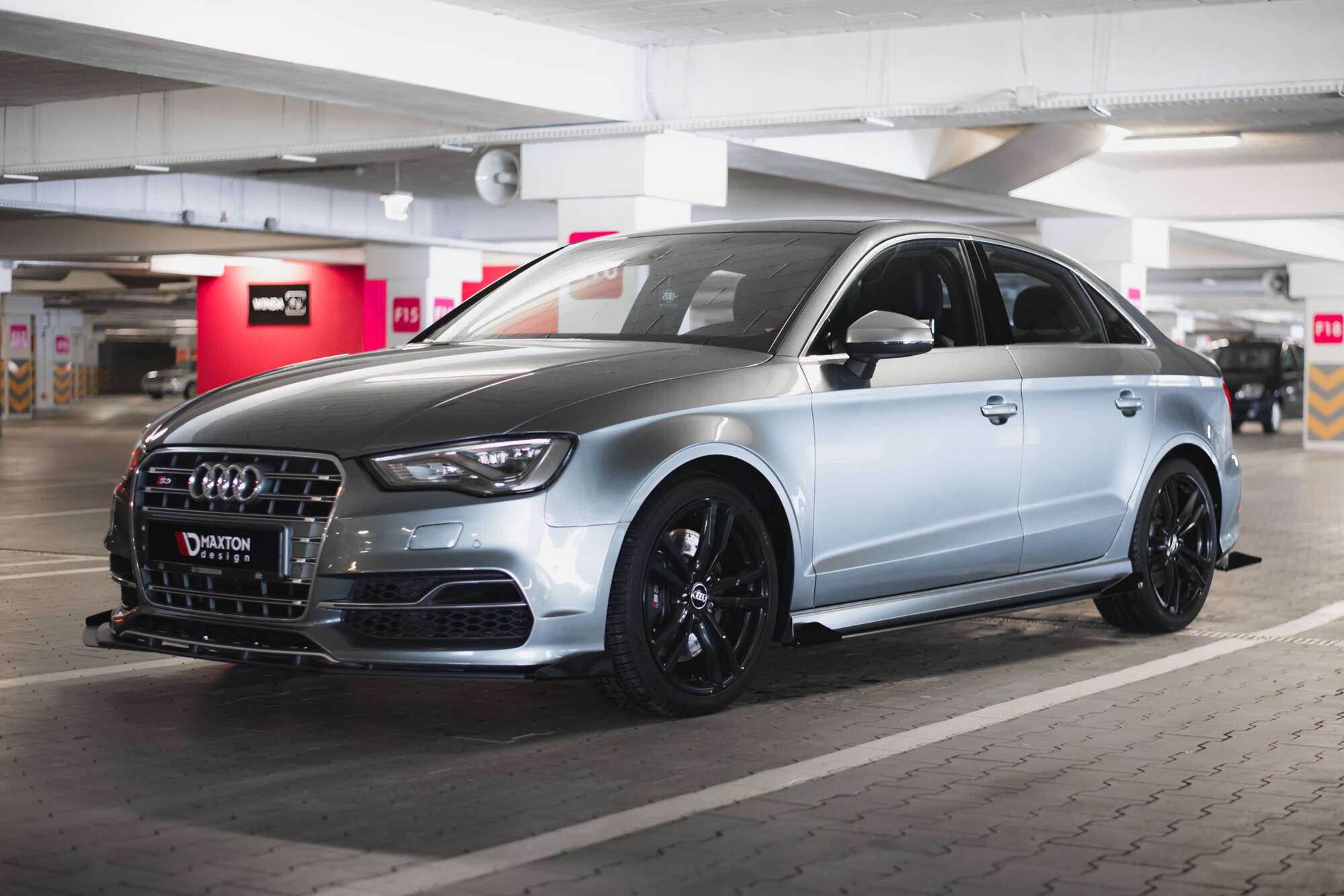 Street Pro Seitenschweller Leisten + Flaps passend für Audi S3 / A3 S-Line Limousine 8V schwarz Hochglanz