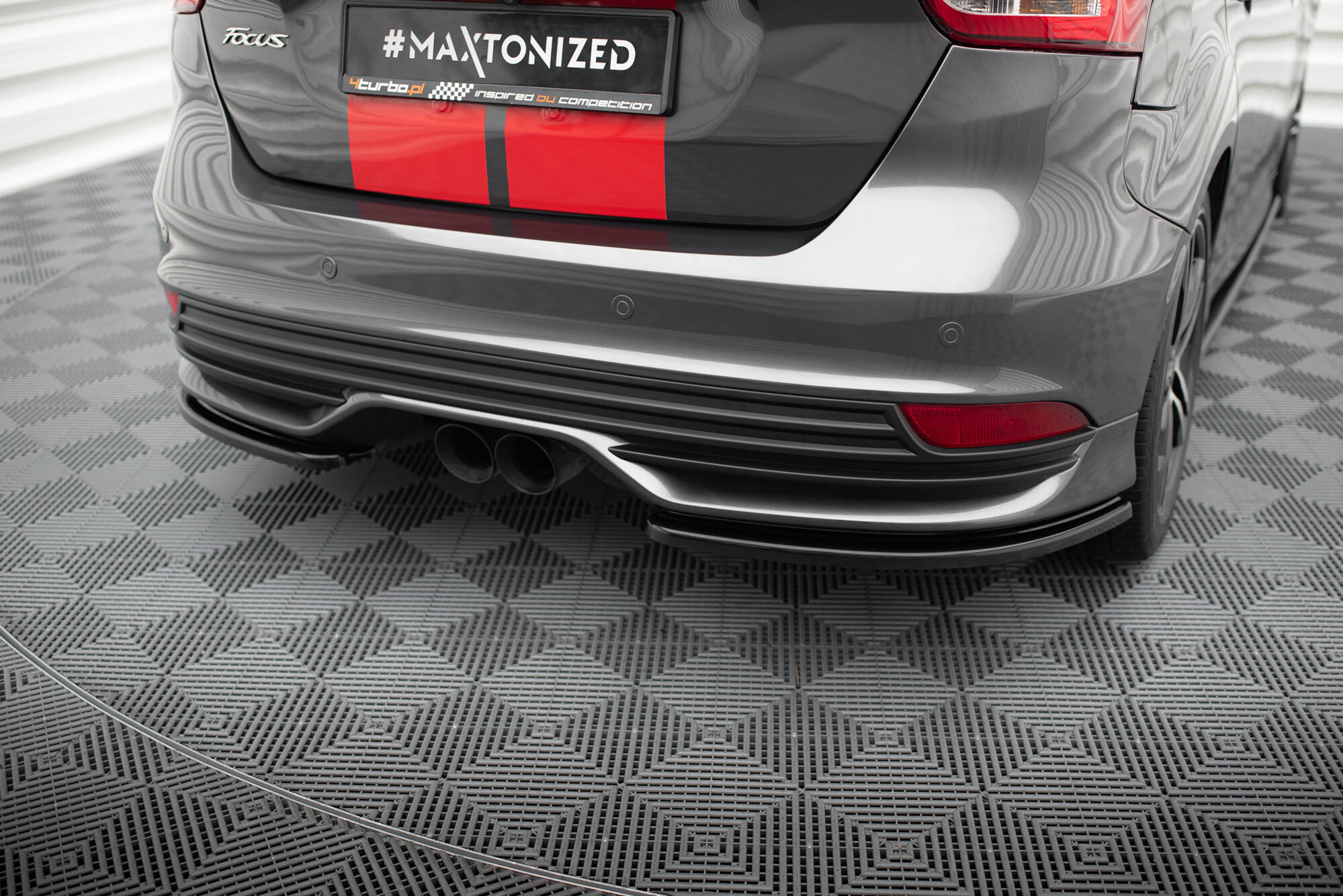 Heck Ansatz Flaps Diffusor für Ford Focus ST Mk3 FL schwarz Hochglanz