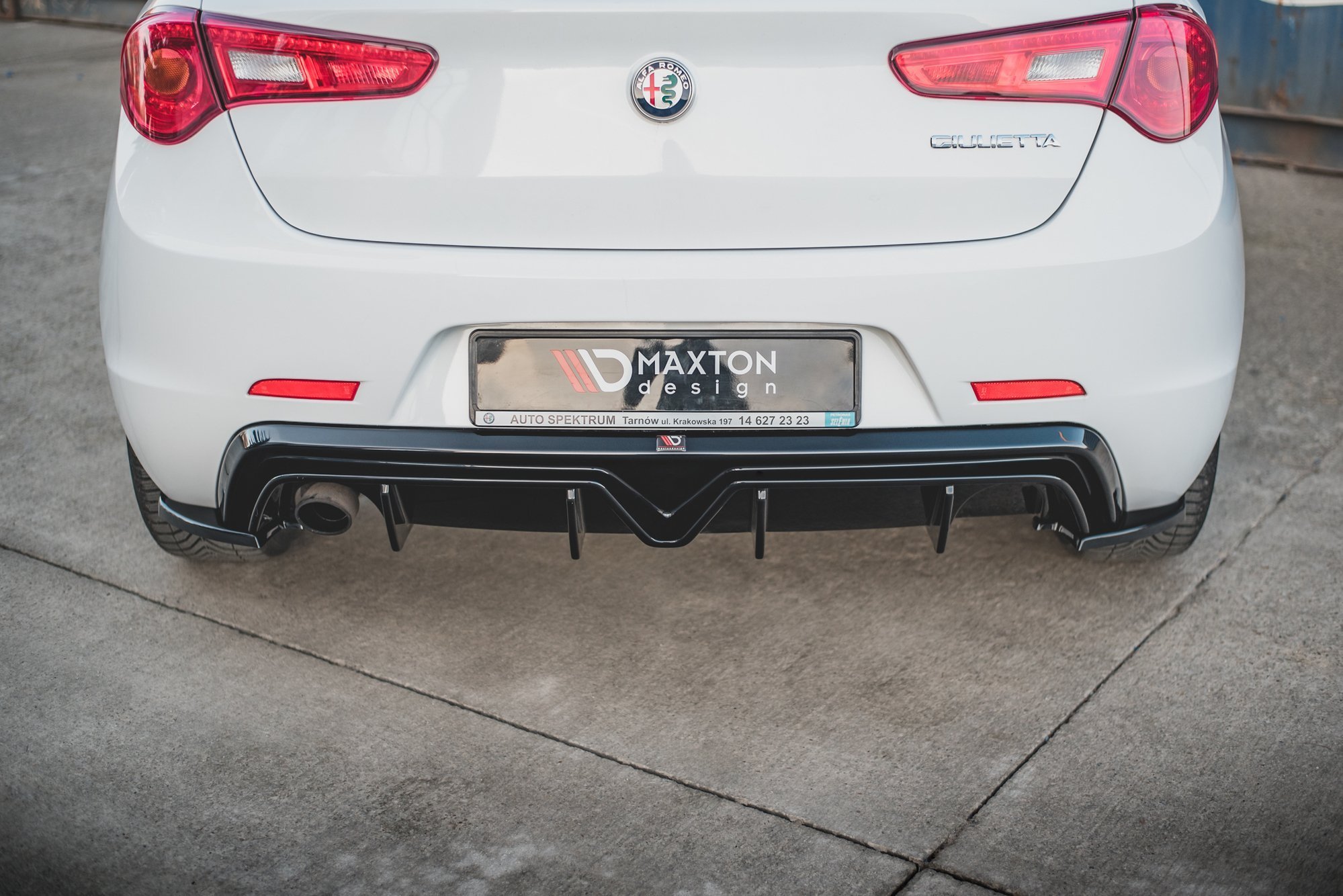 Street+ Heck Ansatz Diffusor passend für Alfa Romeo Giulietta Einzelauspuff li. schwarz Hochglanz
