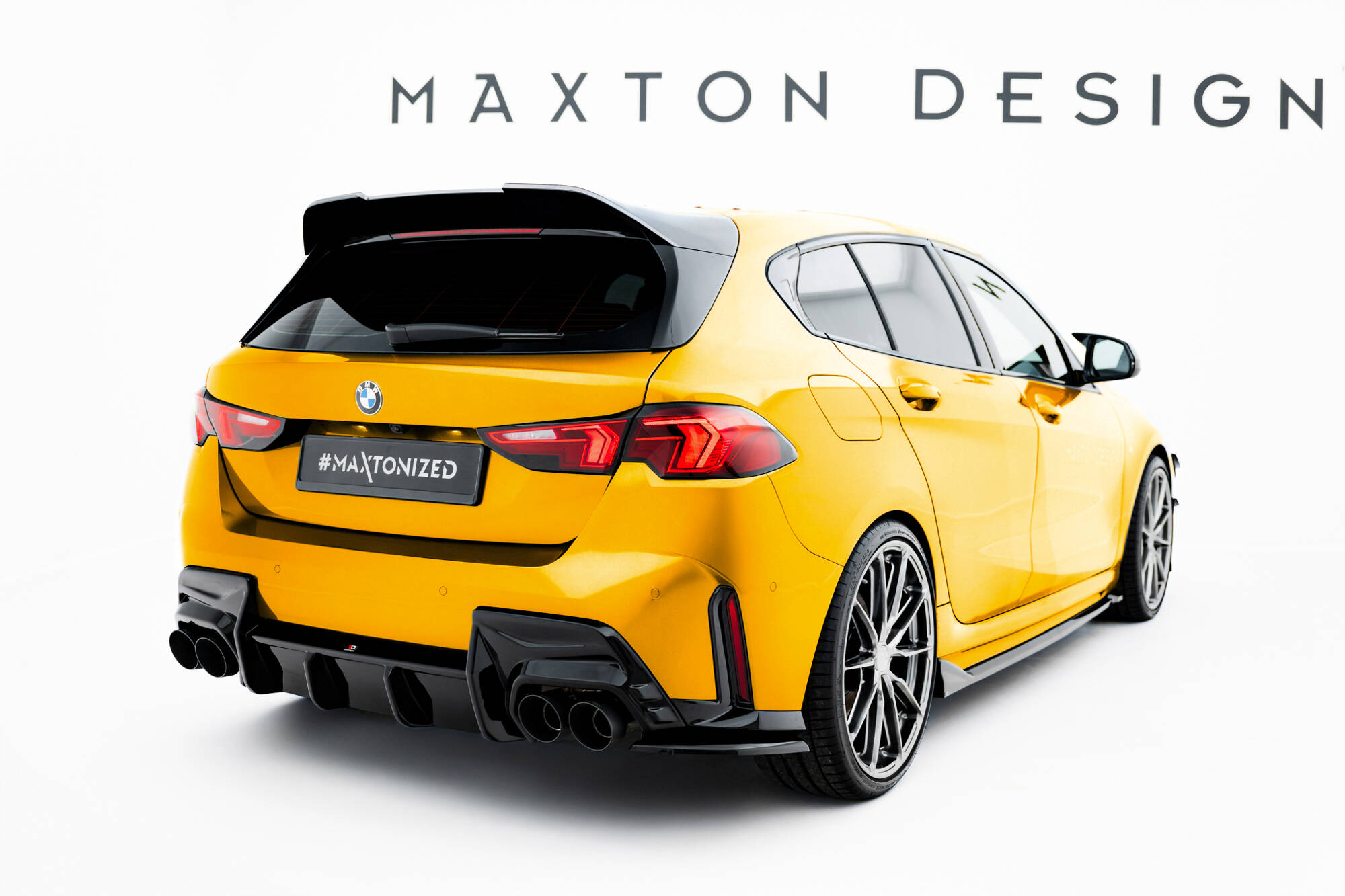 Street+ Heck Ansatz Flaps V.1 passend für BMW 1er M-Paket F70 schwarz Hochglanz
