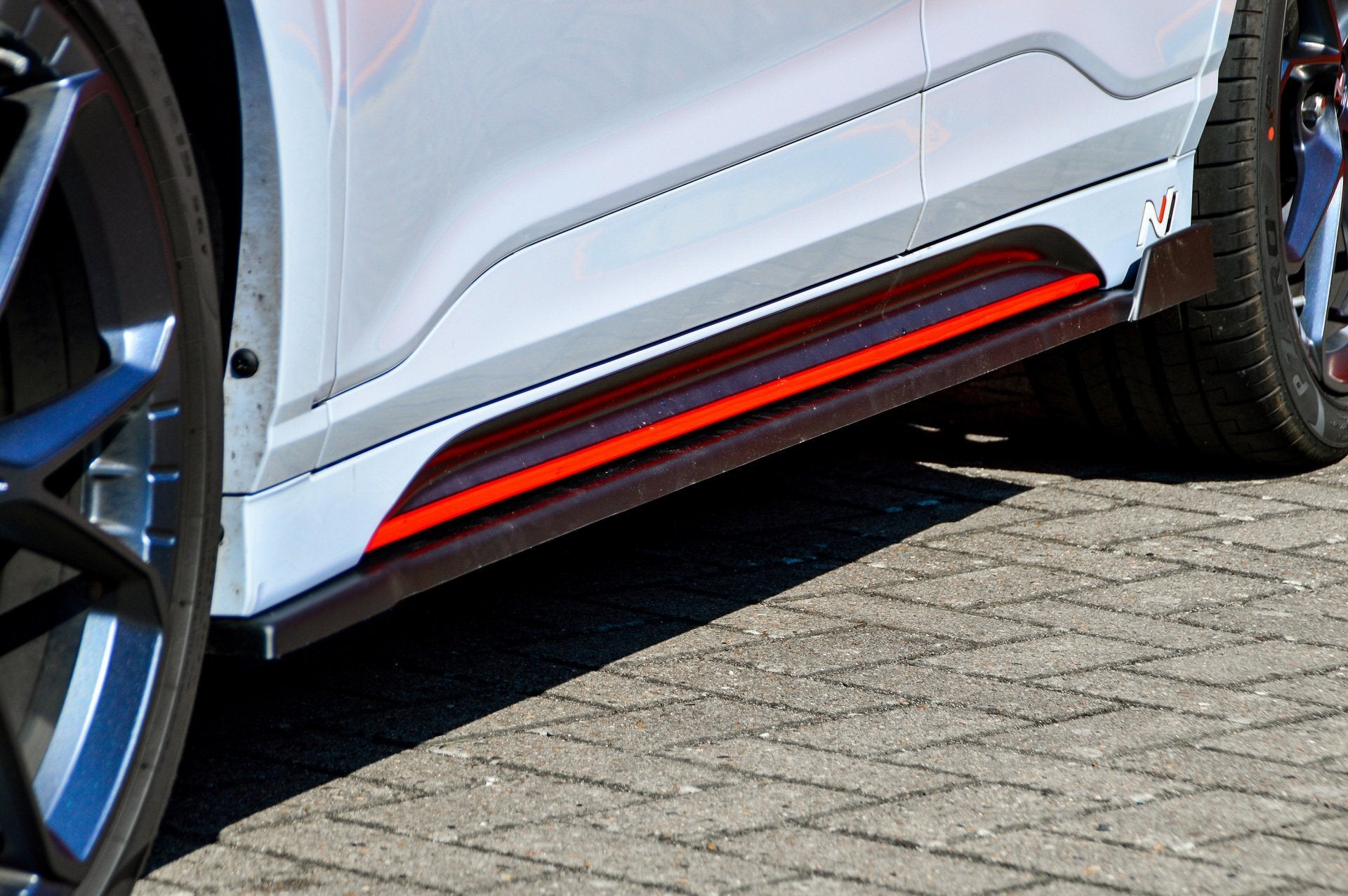 CUP Seitenschweller mit Wing hinten für Hyundai Kona N + N-Line Carbon Optik