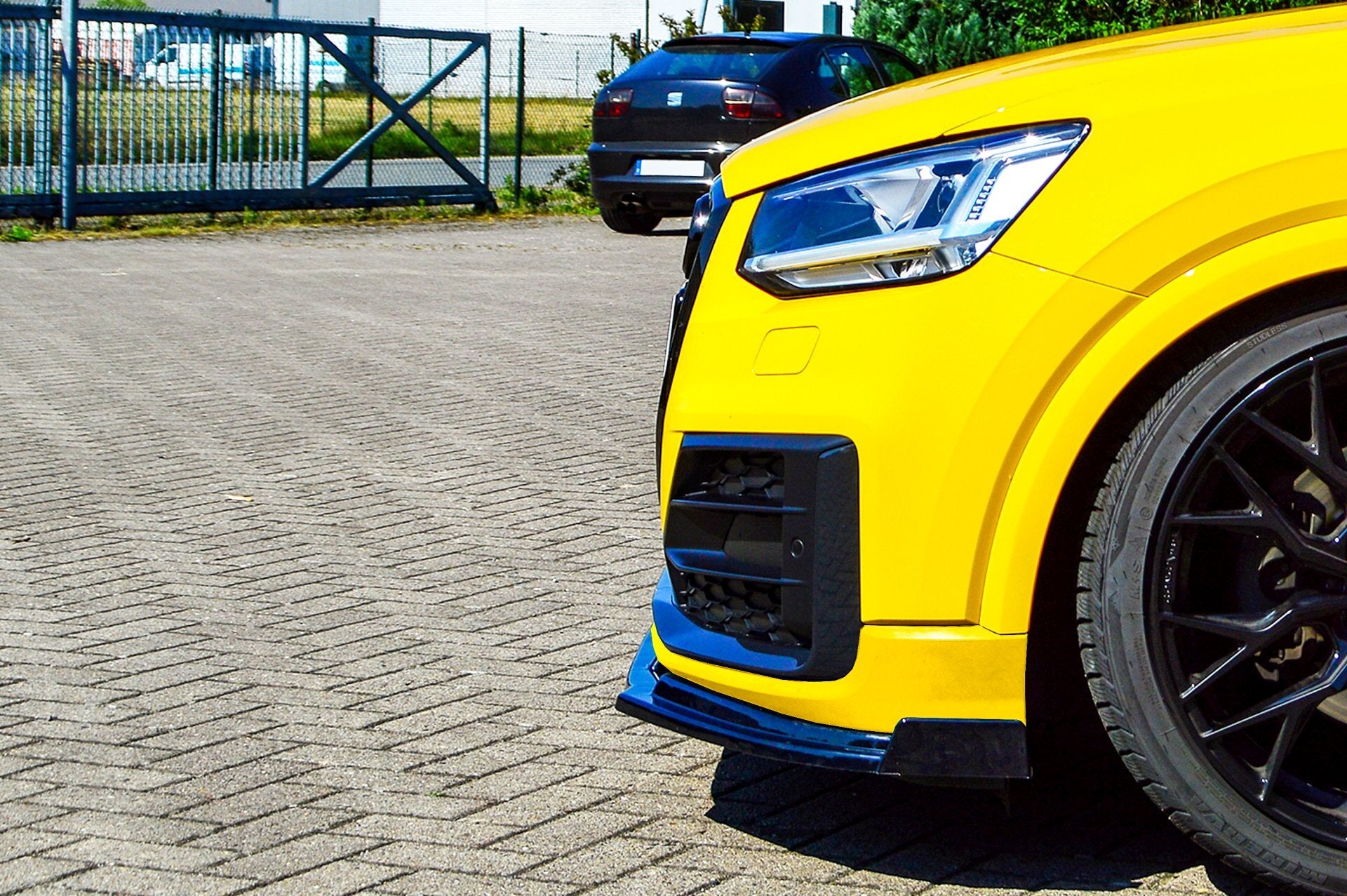Cup Frontspoilerlippe mit Wing für Audi Q2 Sport GA aus ABS Carbon Optik