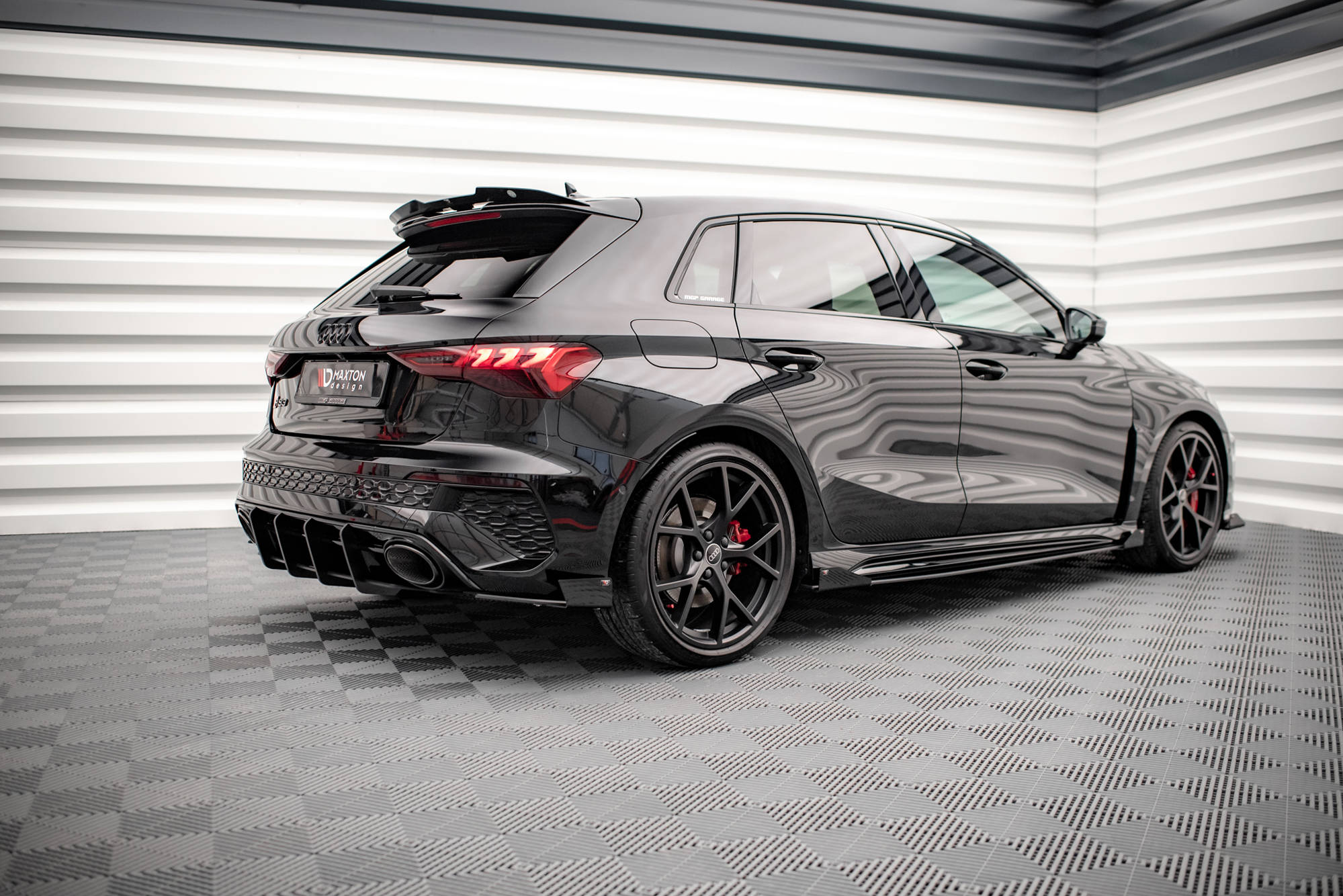Street Pro Seitenschweller Leisten passend für Audi RS3 Sportback 8Y rot+ Hochglanz Flaps