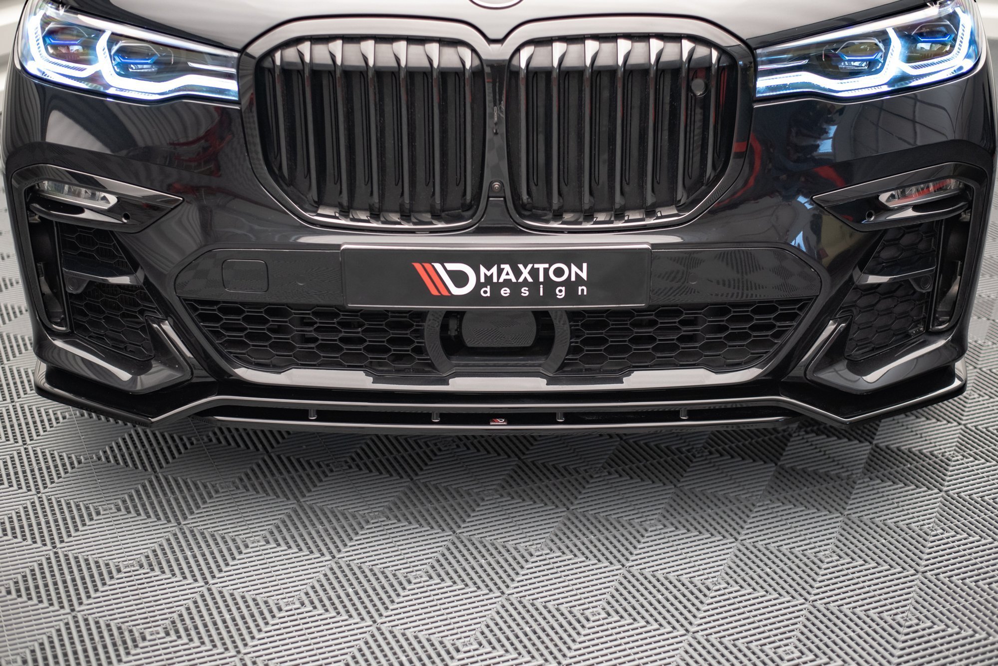 Street+ Spoilerlippe Front Ansatz V.1 passend für BMW X7 M-Paket G07 schwarz Hochglanz