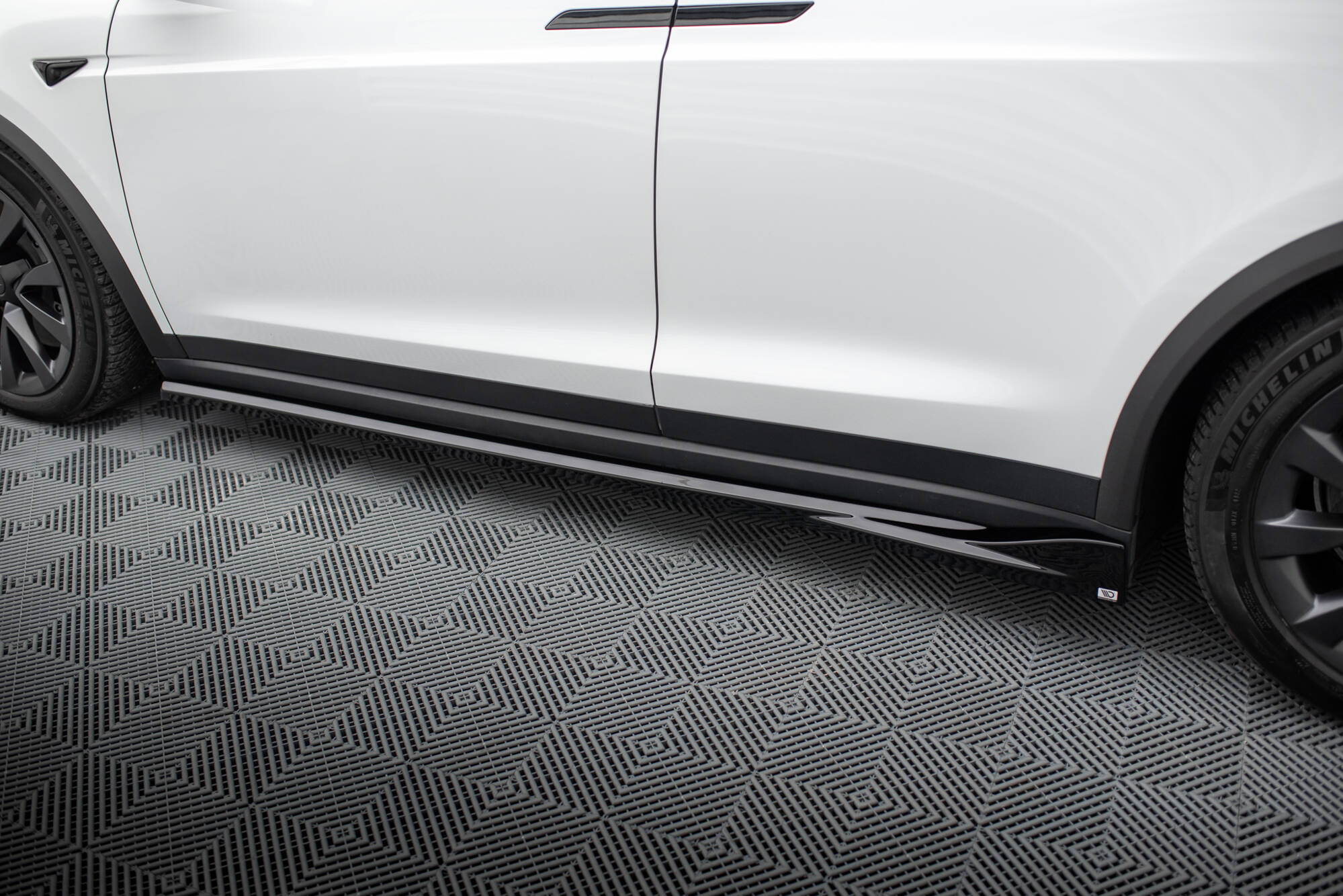 Seitenschweller Ansatz Paar passend für Tesla Model X Mk1 FL schwarz Hochglanz