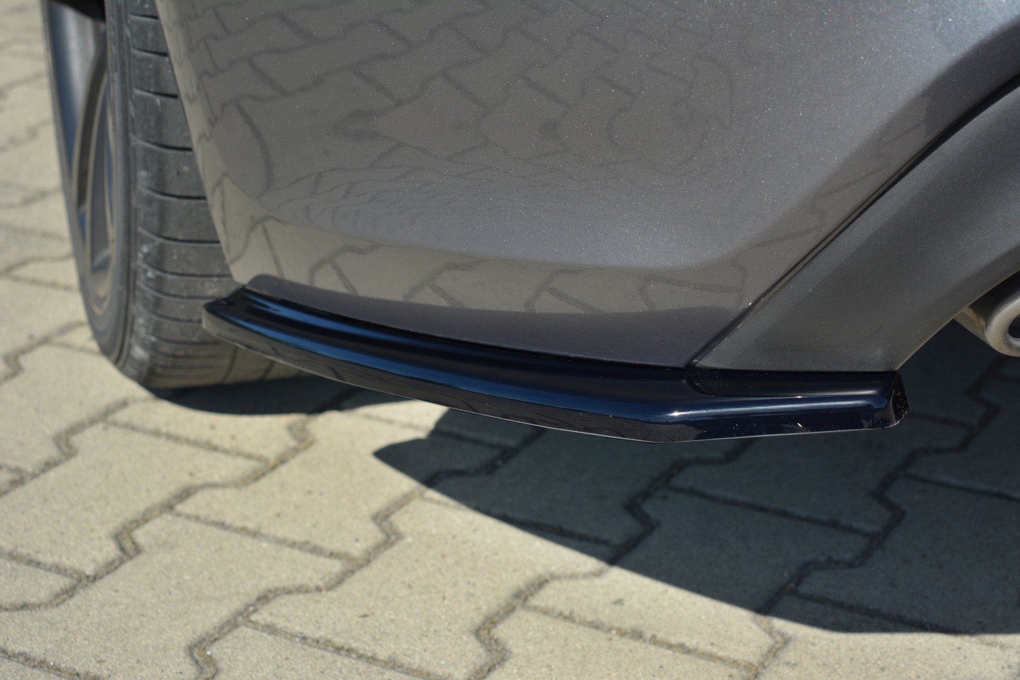 Heck Ansatz Flaps Diffusor für Hyundai Genesis Coupe Mk1 schwarz Hochglanz