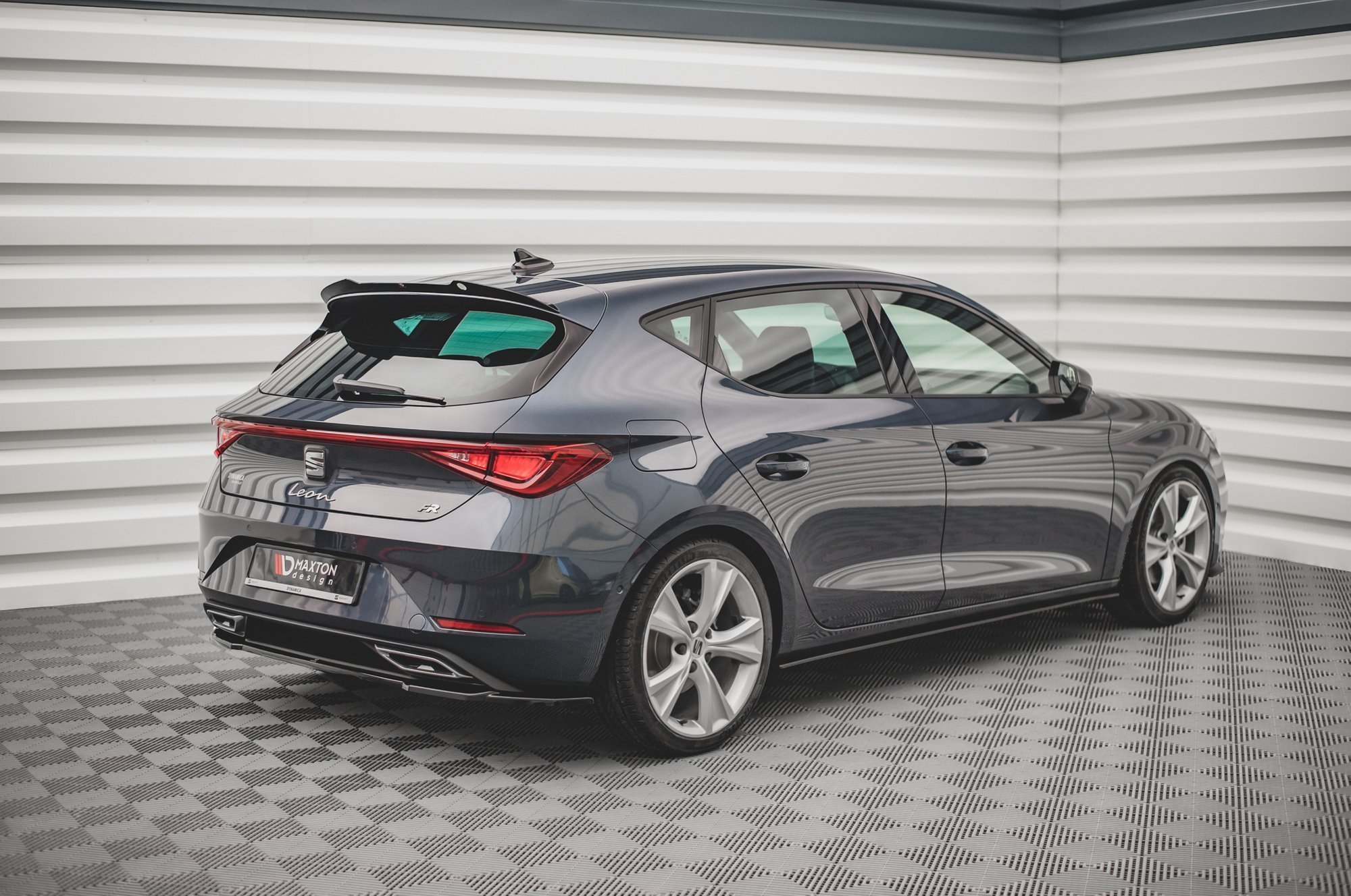 Heck Spoiler Aufsatz Abrisskante passend für Seat Leon FR Mk4 / CUPRA Leon Hatchback schwarz Hochglanz