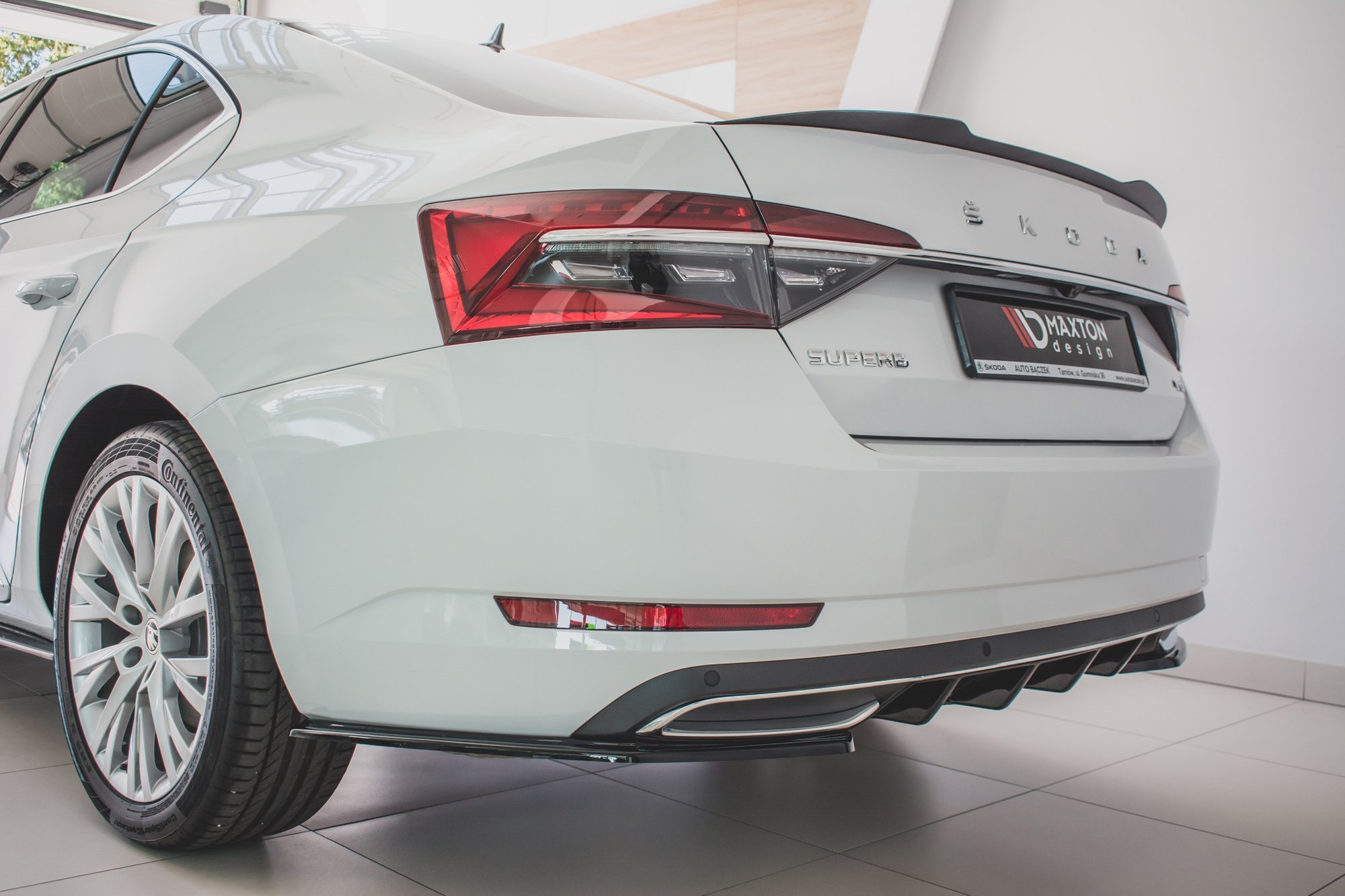 Heck Ansatz Flaps Diffusor für Skoda Superb Liftback / Combi Mk3 Facelift schwarz Hochglanz