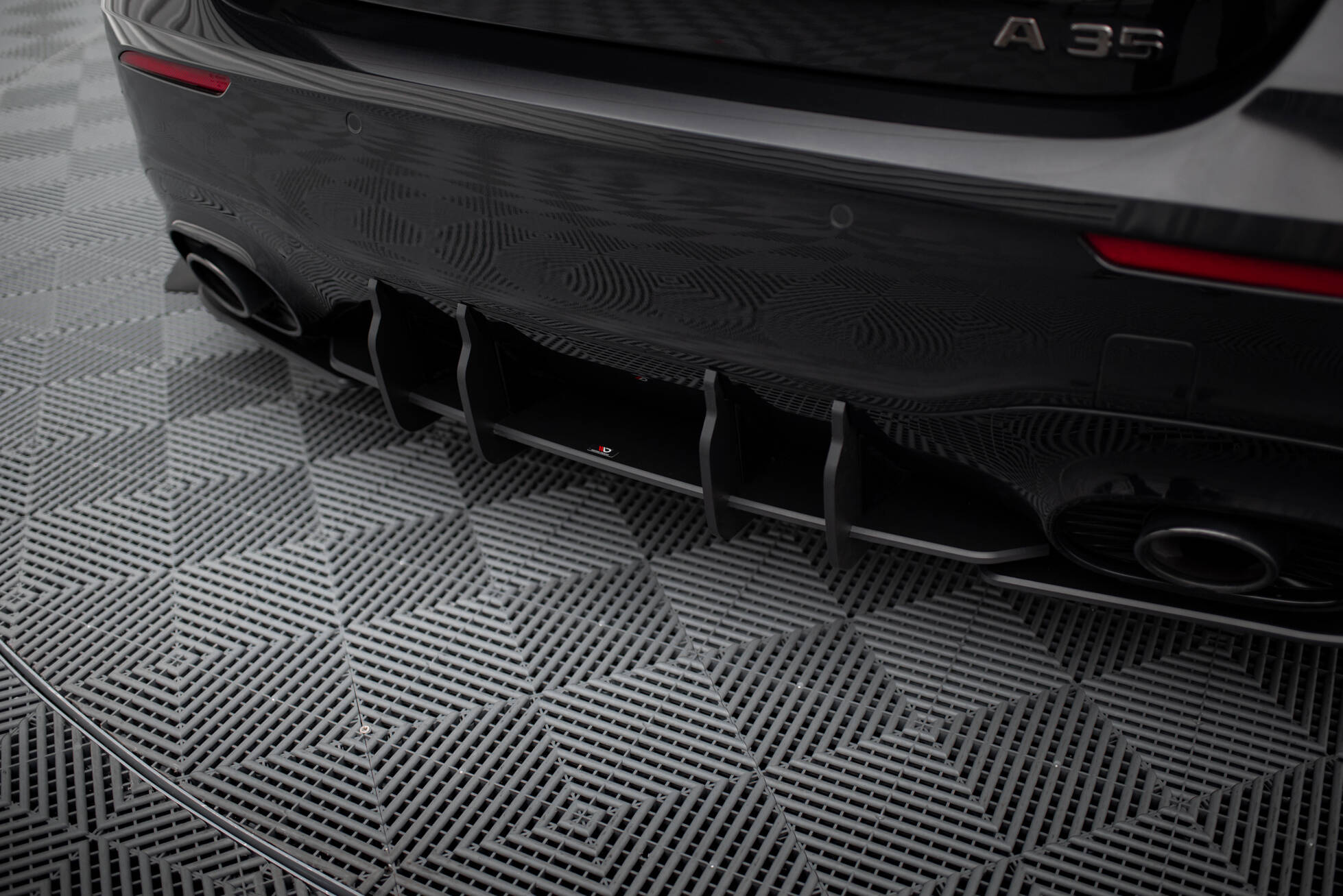 Street Pro Heckschürze Heck Ansatz Diffusor passend für Mercedes-AMG A35 Hatchback W177 schwarz-rot