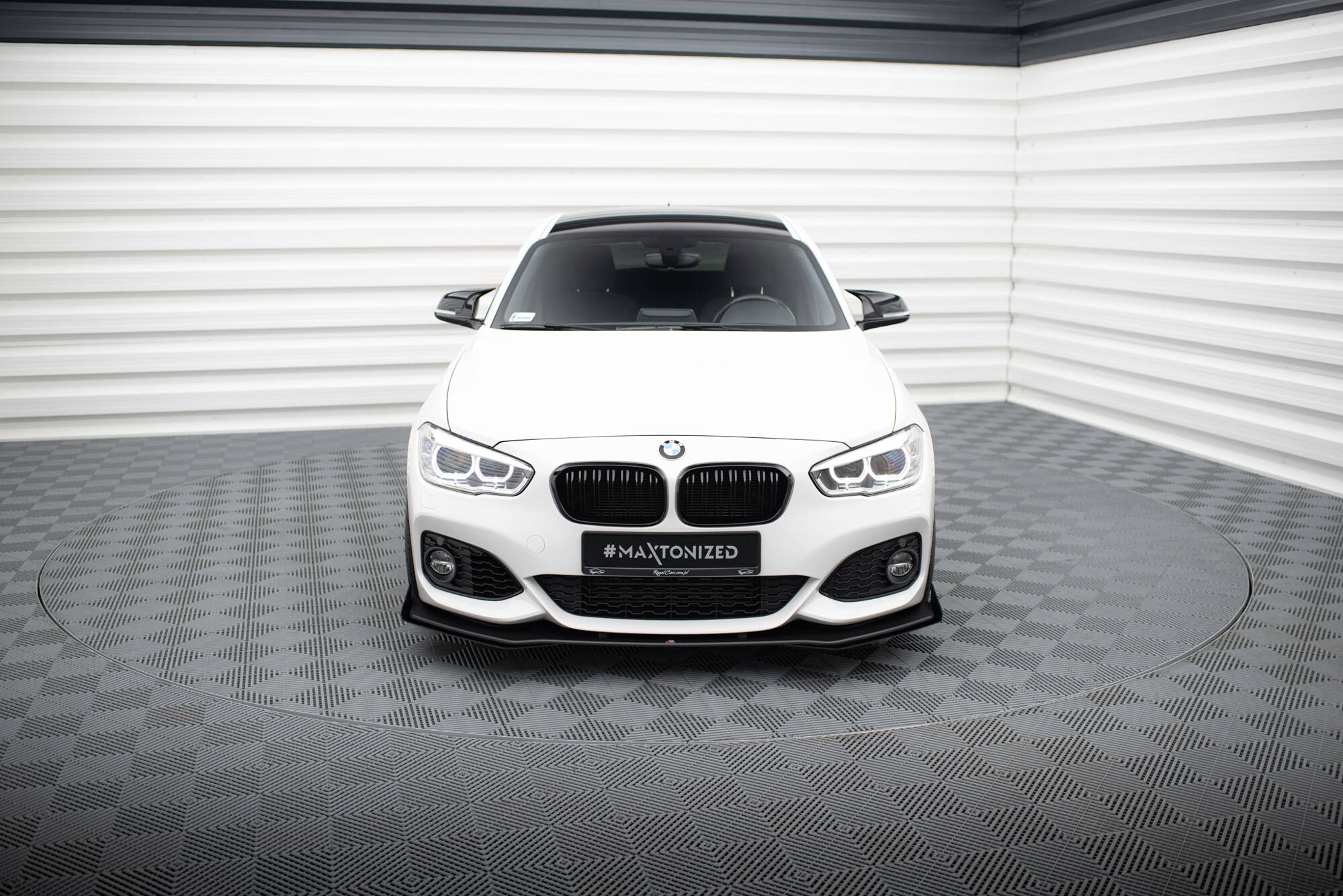 Street Pro Spoilerlippe Front Ansatz V.3 + Flaps passend für BMW 1er F20 M-Paket FL / M140i schwarz Hochglanz