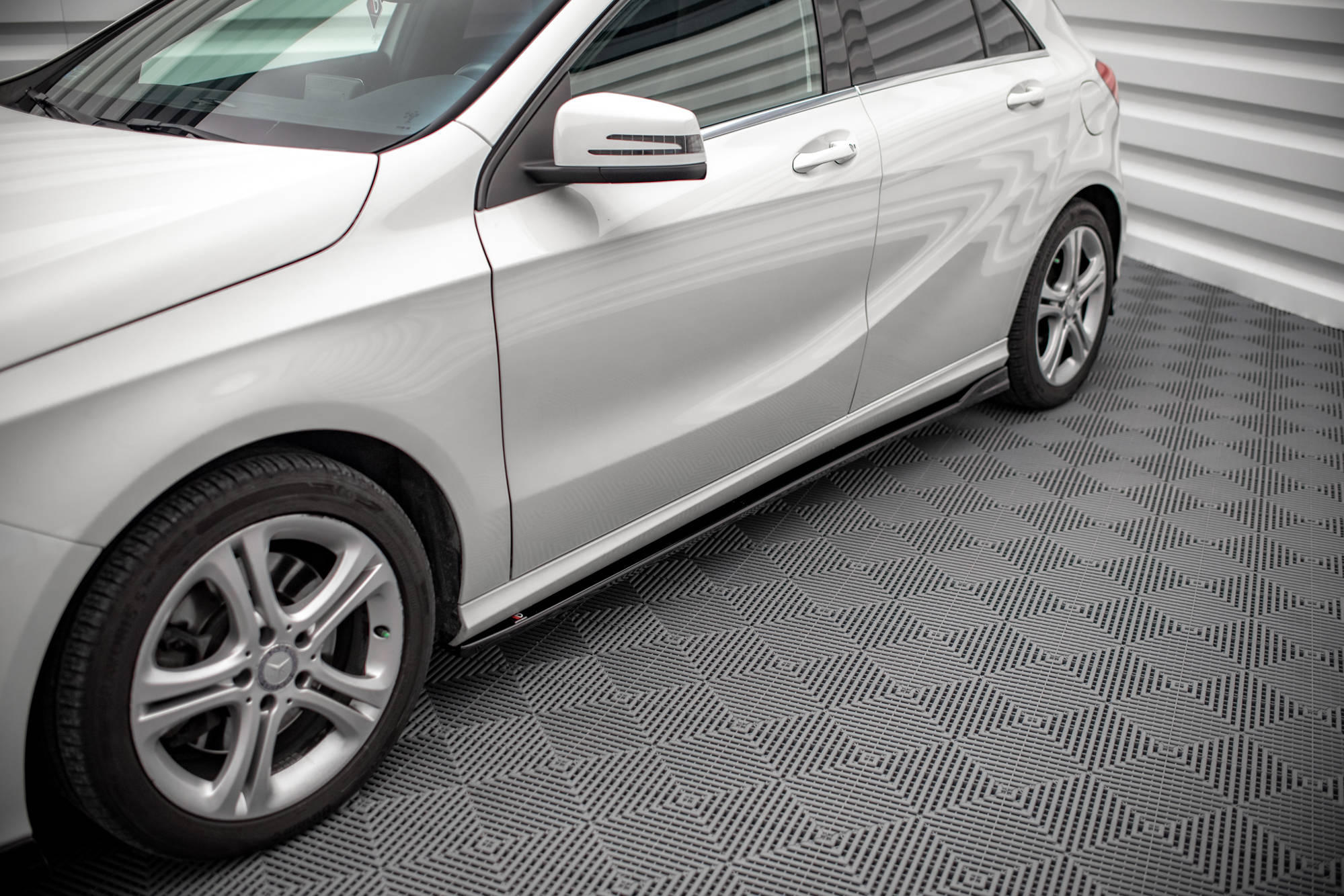 Street+ Seitenschweller Leisten V.1 passend für Mercedes A W176 schwarz Hochglanz