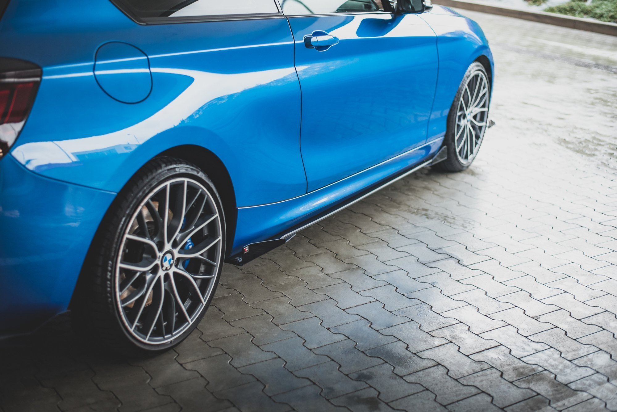 Street Pro Seitenschweller Leisten passend für BMW M135i F20 rot+ Hochglanz Flaps