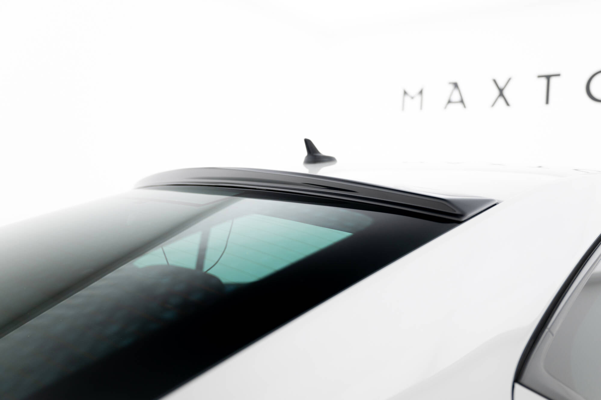 Heckscheiben Spoiler passend für Skoda Superb Liftback Mk3 / Mk3 FL schwarz Hochglanz