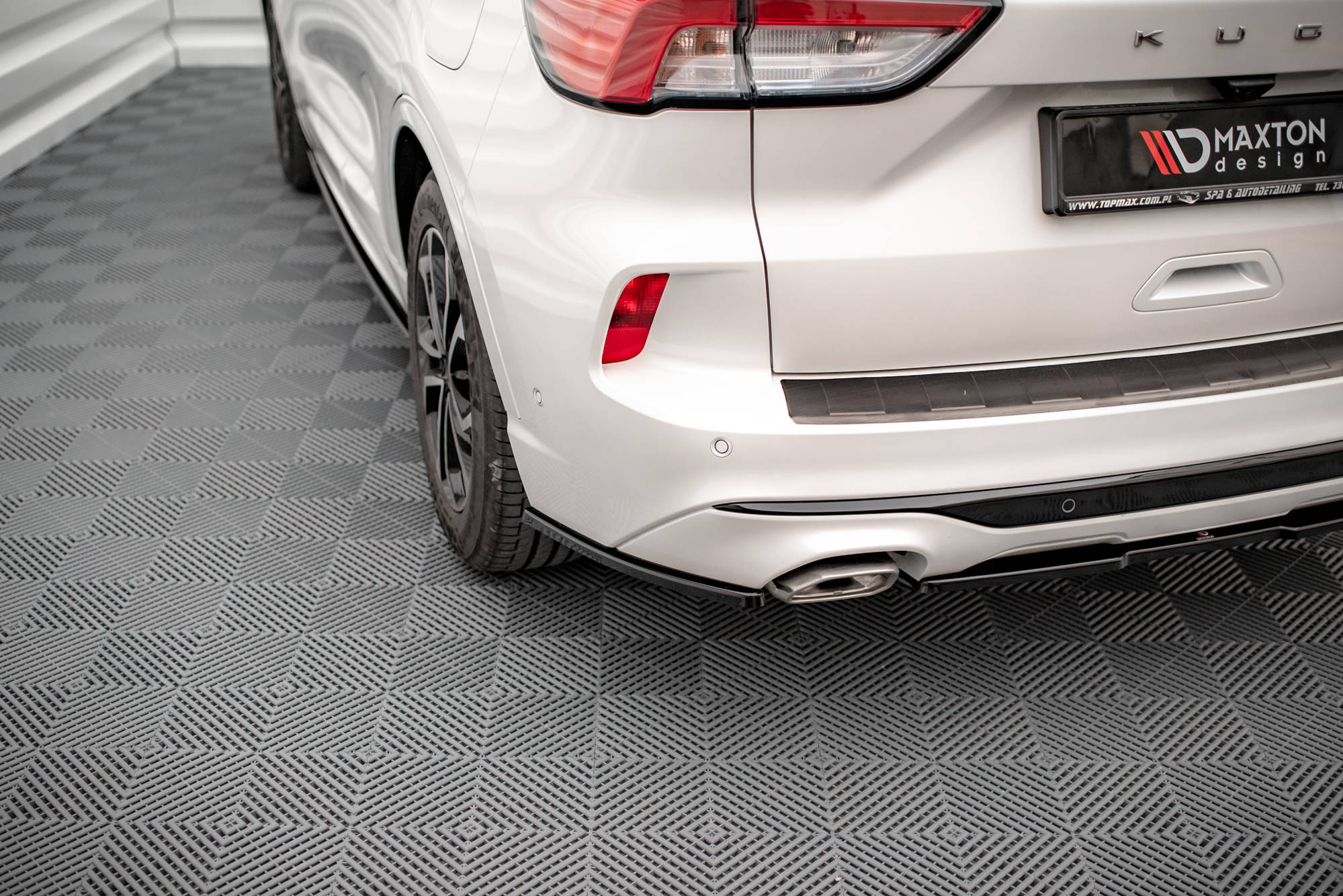 Street+ Heck Ansatz Flaps passend für Ford Kuga ST-Line Mk3 schwarz Hochglanz