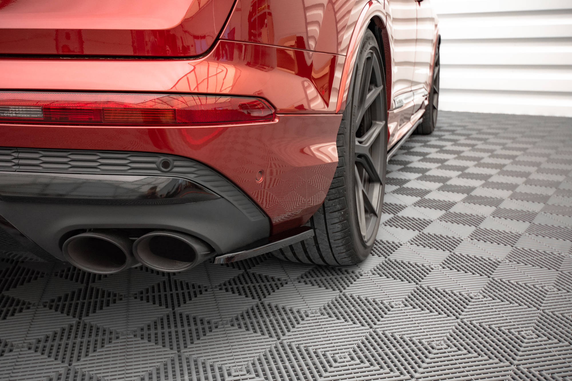Street+ Heck Ansatz Flaps passend für Audi SQ7 Mk2 4M FL schwarz Hochglanz