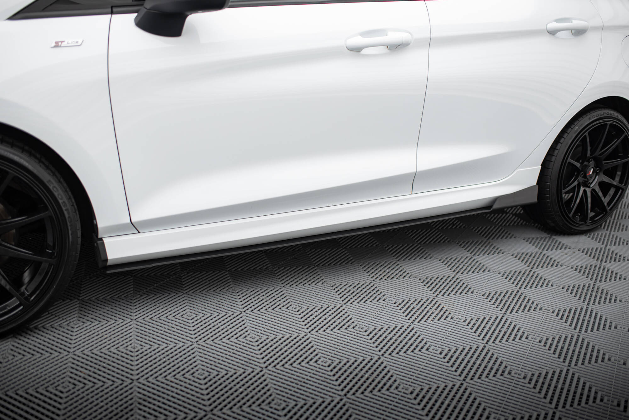 Sport Seitenschweller Ansatz für V.1 für Ford Fiesta Mk8 ST / ST-Line