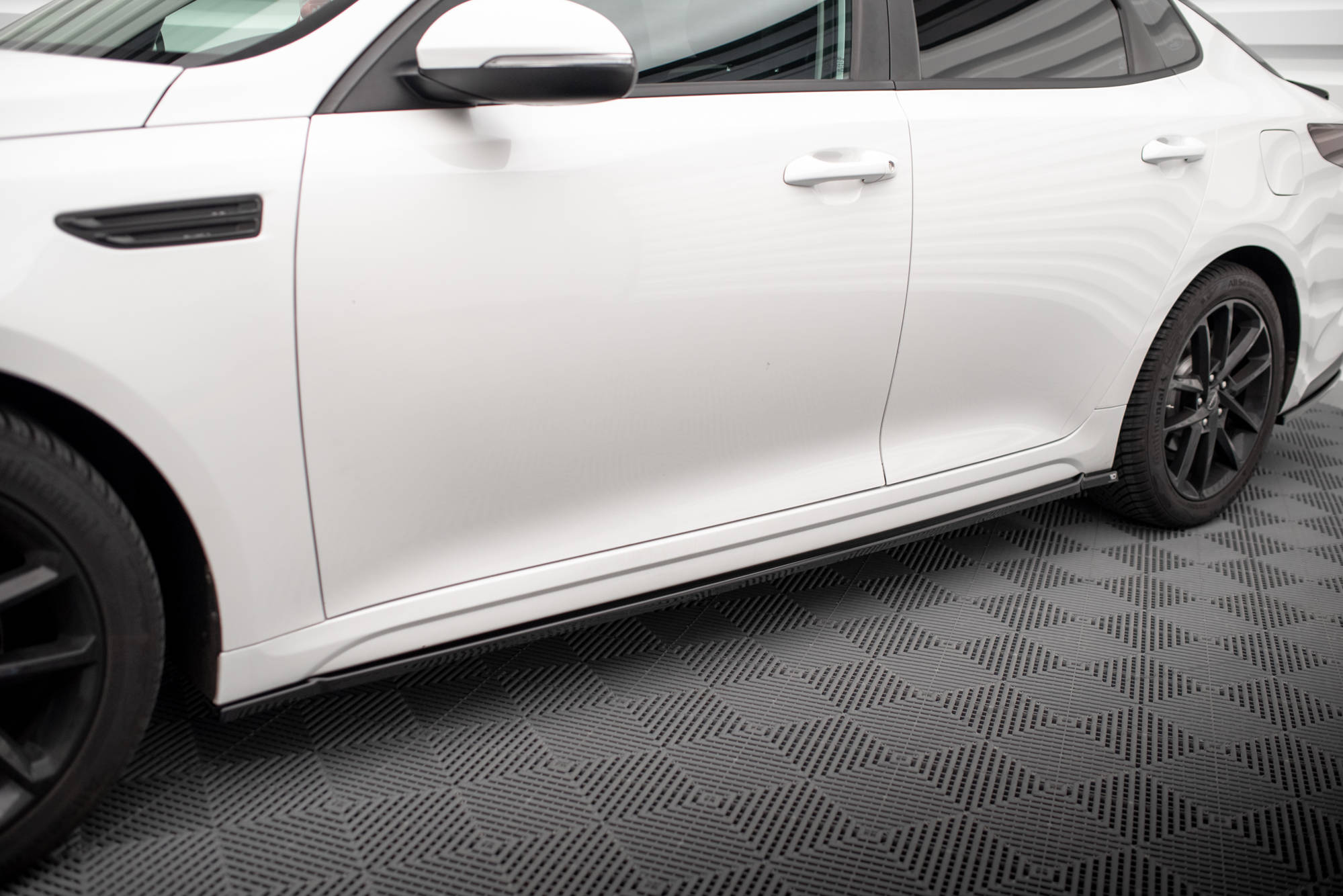 Street+ Seitenschweller Leisten passend für Kia Optima Mk4 FL schwarz Hochglanz