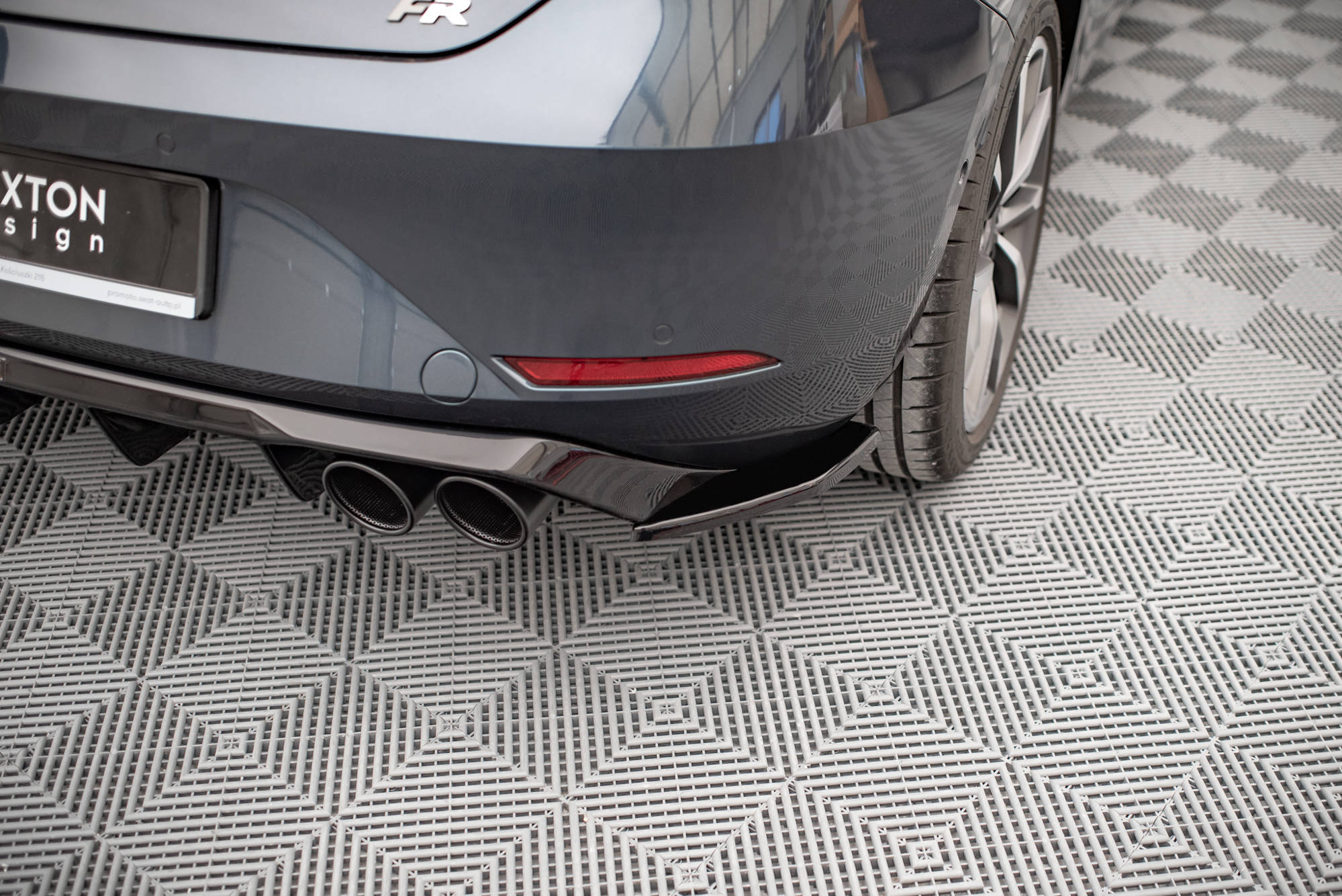 Street+ Heck Ansatz Flaps passend für Seat Leon FR Hatchback Mk4 schwarz Hochglanz
