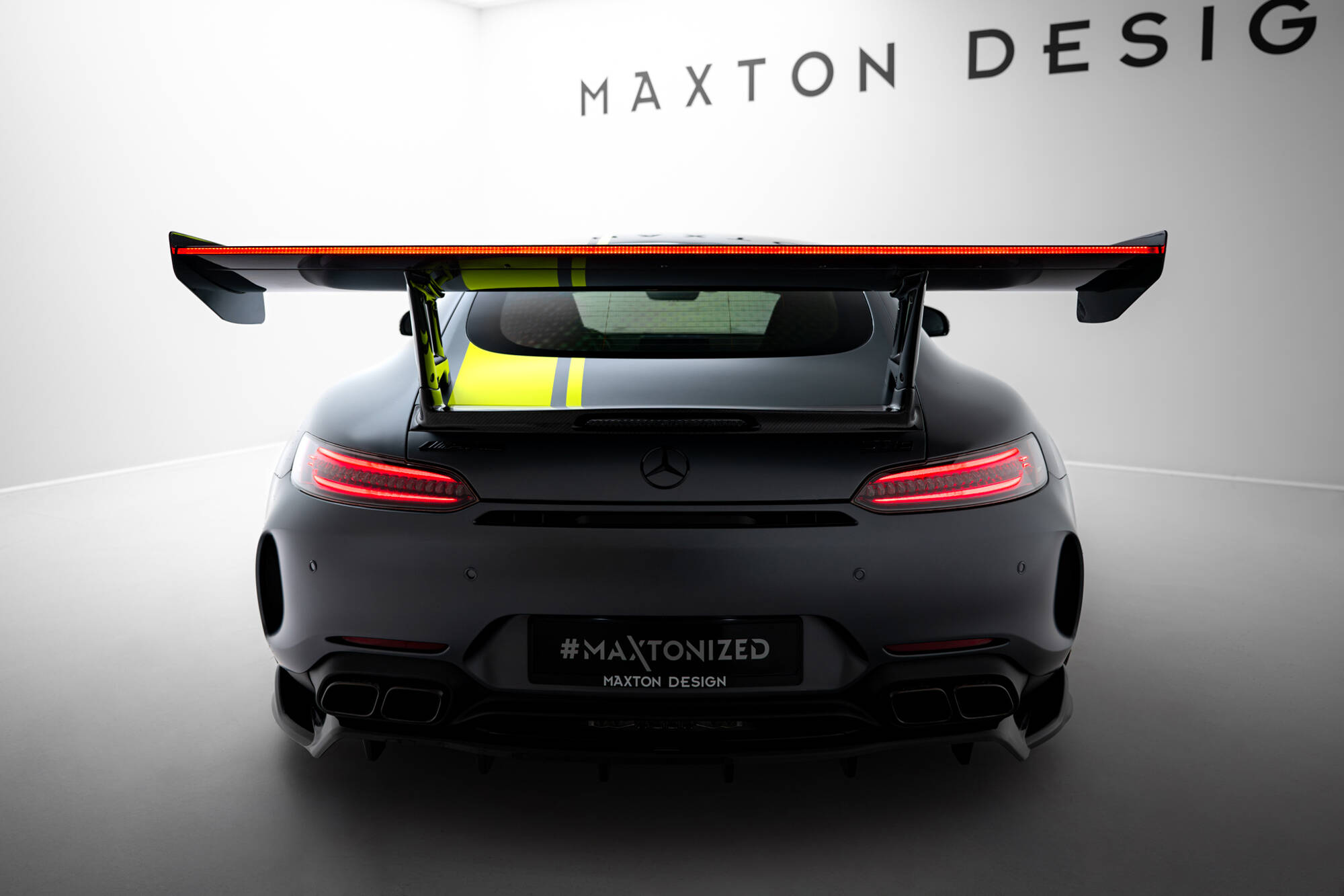 Carbon Heck Spoiler Heckflügel + LED passend für Mercedes-AMG GTR C190 FL