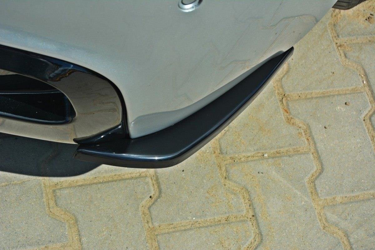 Heck Ansatz Flaps Diffusor für BMW 1er E87 Standard/M-Performance schwarz Hochglanz