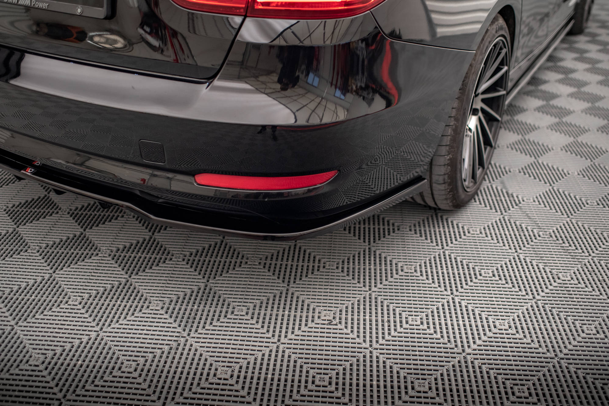 Street+ Mittlerer Diffusor RACE Heck Ansatz passend für BMW 3er GT F34 schwarz Hochglanz