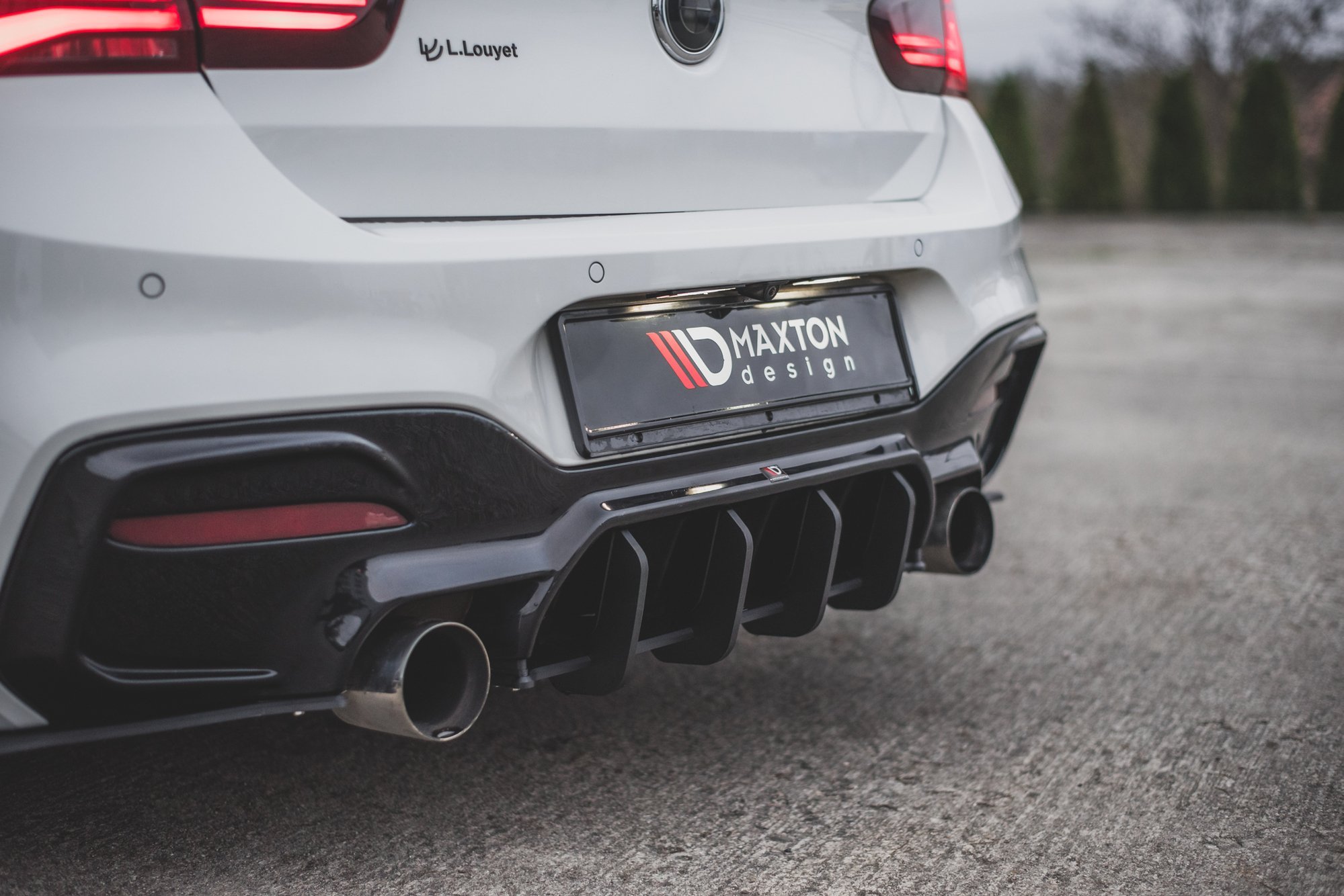 Street Pro Heckschürze Heck Ansatz Diffusor V.4 passend für BMW M140i schwarz-rot