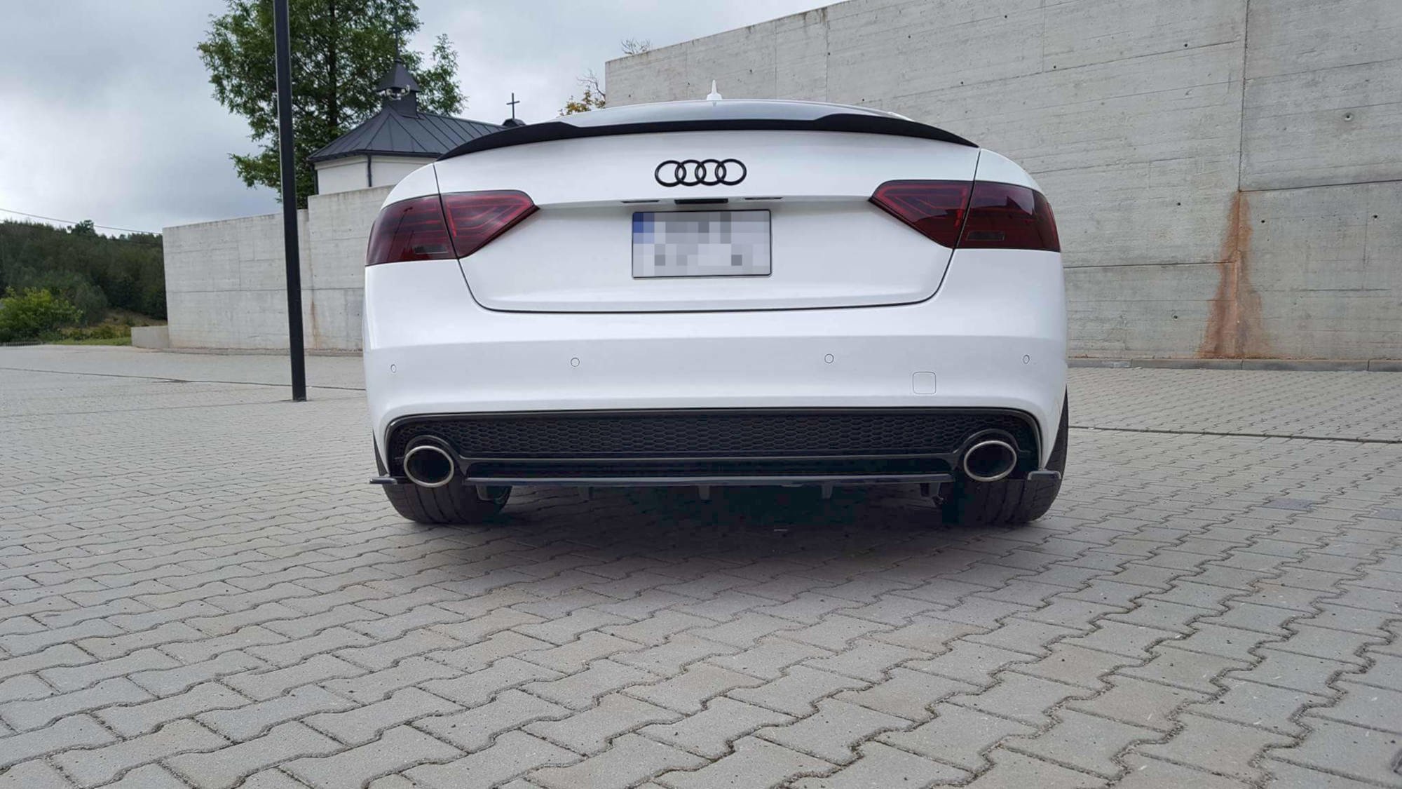 Heck Ansatz Flaps Diffusor für Audi A5 S-Line 8T Facelift Facelift schwarz Hochglanz