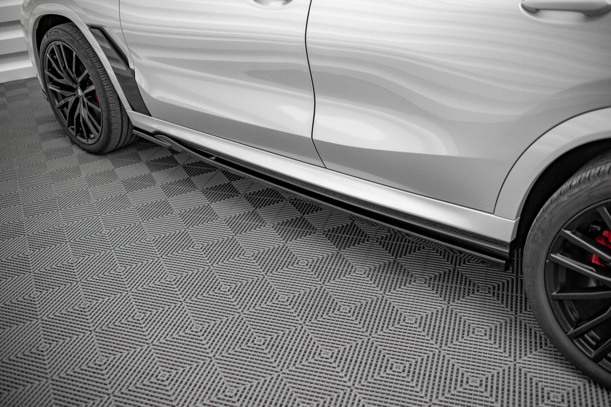 Street+ Seitenschweller Leisten V.1 passend für BMW X6 M F96 / X6 M-Paket G06 schwarz Hochglanz