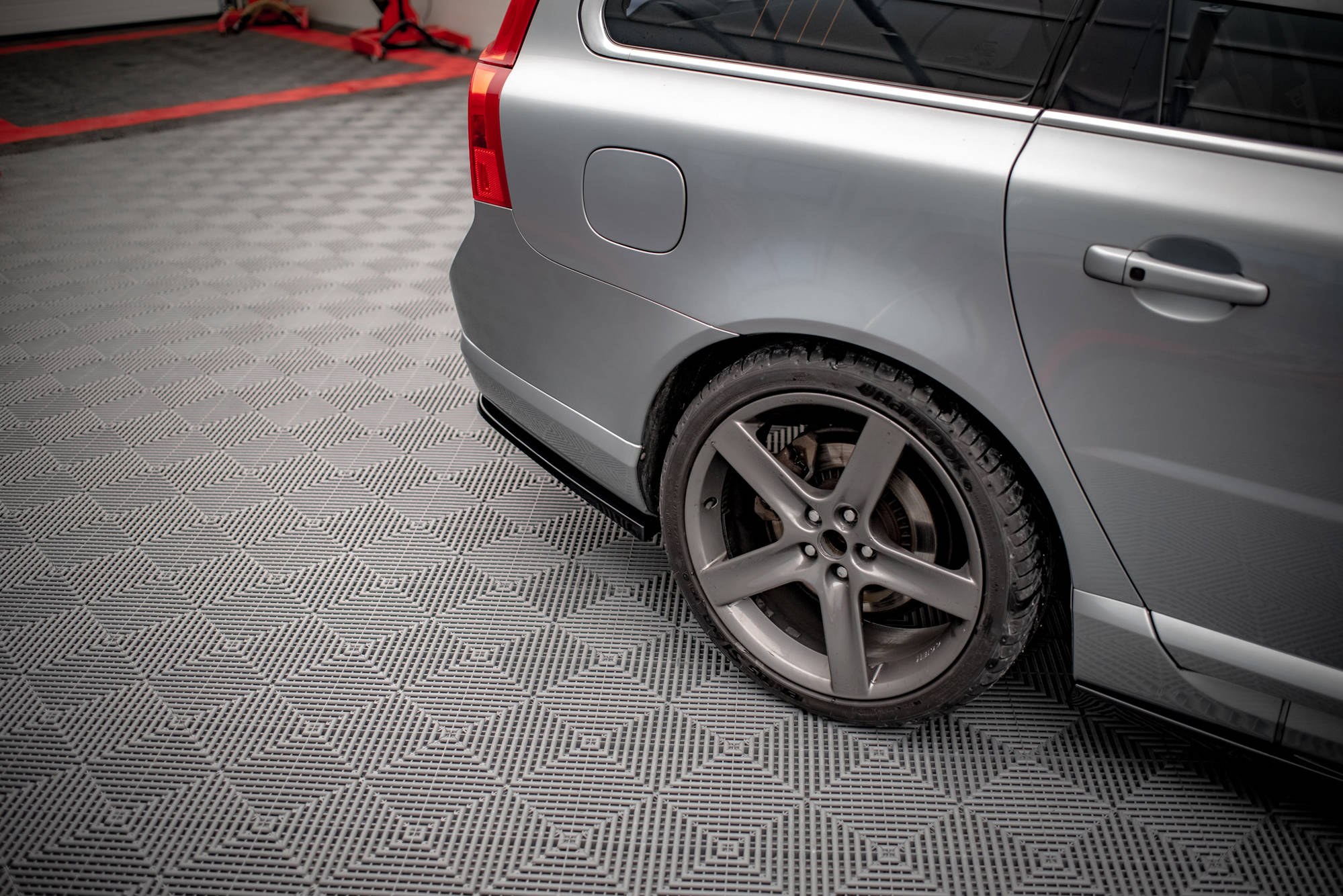 Street+ Heck Ansatz Flaps passend für Volvo V70 Mk3 schwarz Hochglanz