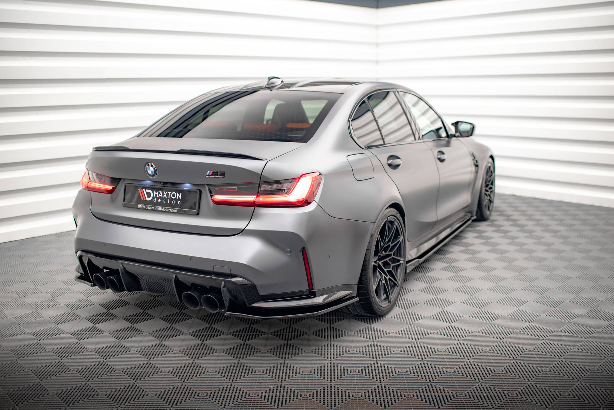Street+ Heck Ansatz Flaps V.2 passend für BMW M3 Limousine / Touring G80 / G81 schwarz Hochglanz