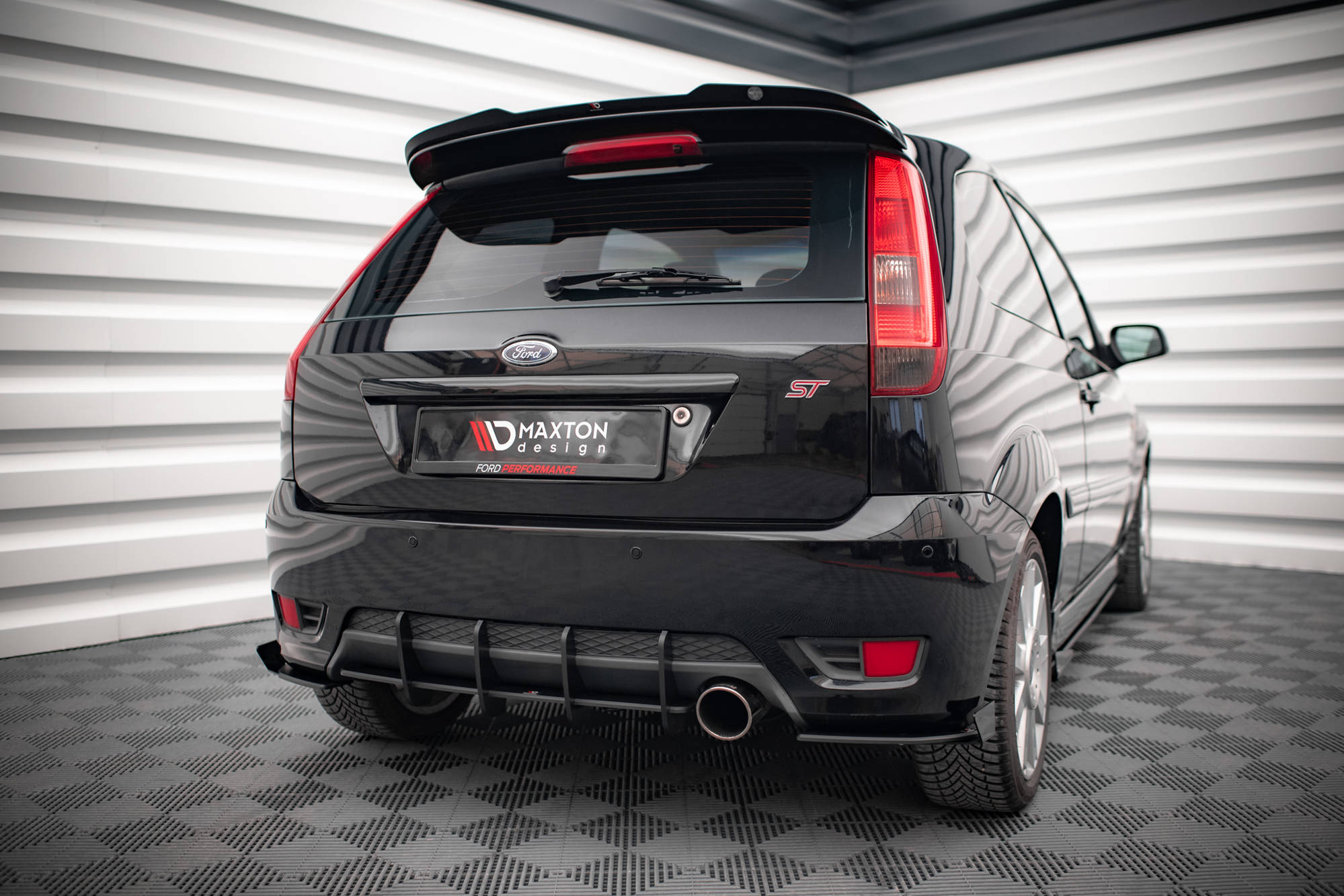 Street Pro Heckschürze Heck Ansatz Diffusor passend für Ford Fiesta ST Mk6 rot