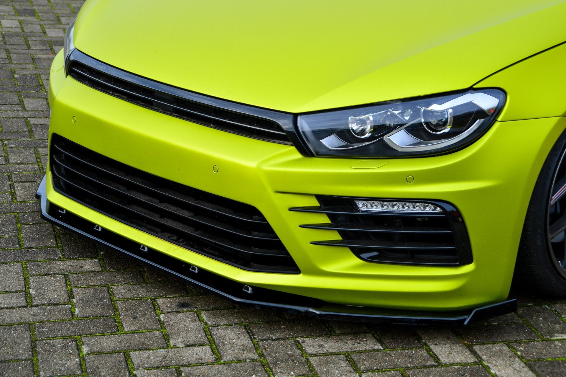 V2 Cup Frontspoilerlippe mit Wing für VW Scirocco R Facelift Carbon Optik