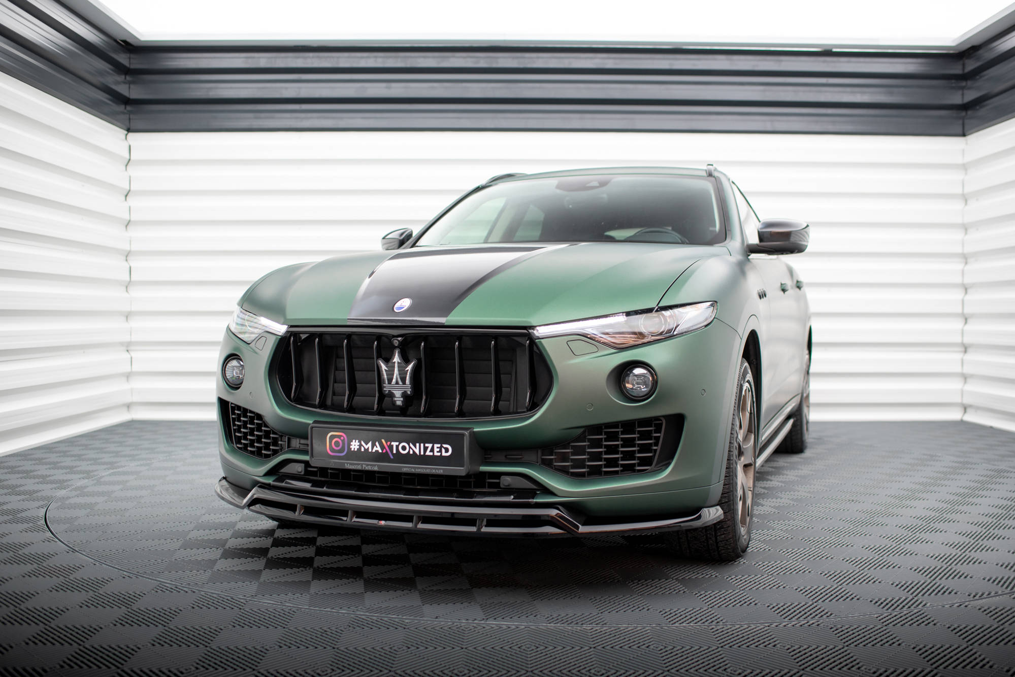 Frontlippe V.2 passend für Maserati Levante Mk1 schwarz Hochglanz
