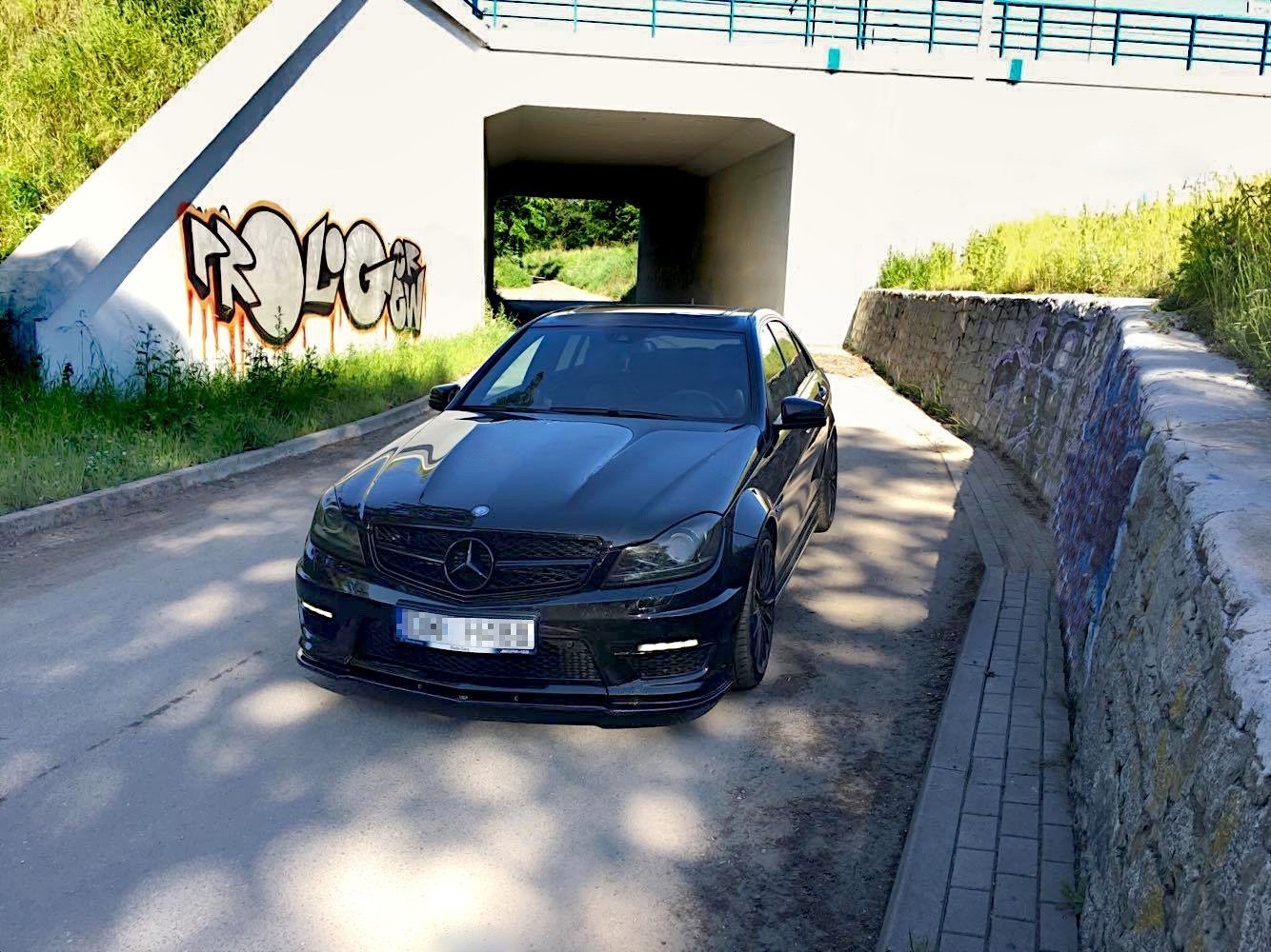 Front Ansatz für Mercedes-Benz C63 AMG Limousine / Kombi W204 Facelift / S204 Facelift schwarz Hochglanz
