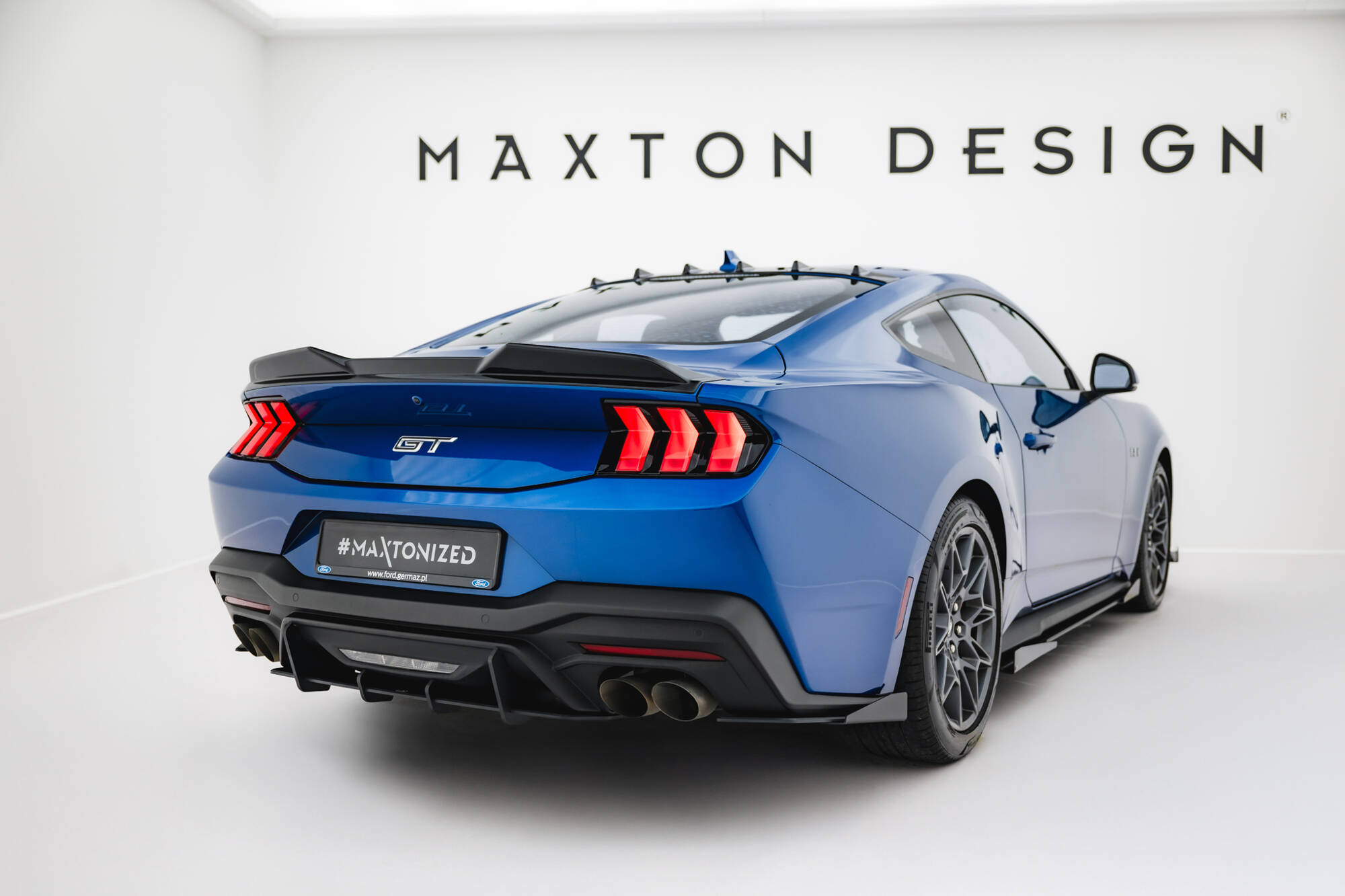 Street Pro Heck Ansatz Flaps passend für Ford Mustang GT Mk7 schwarz Hochglanz