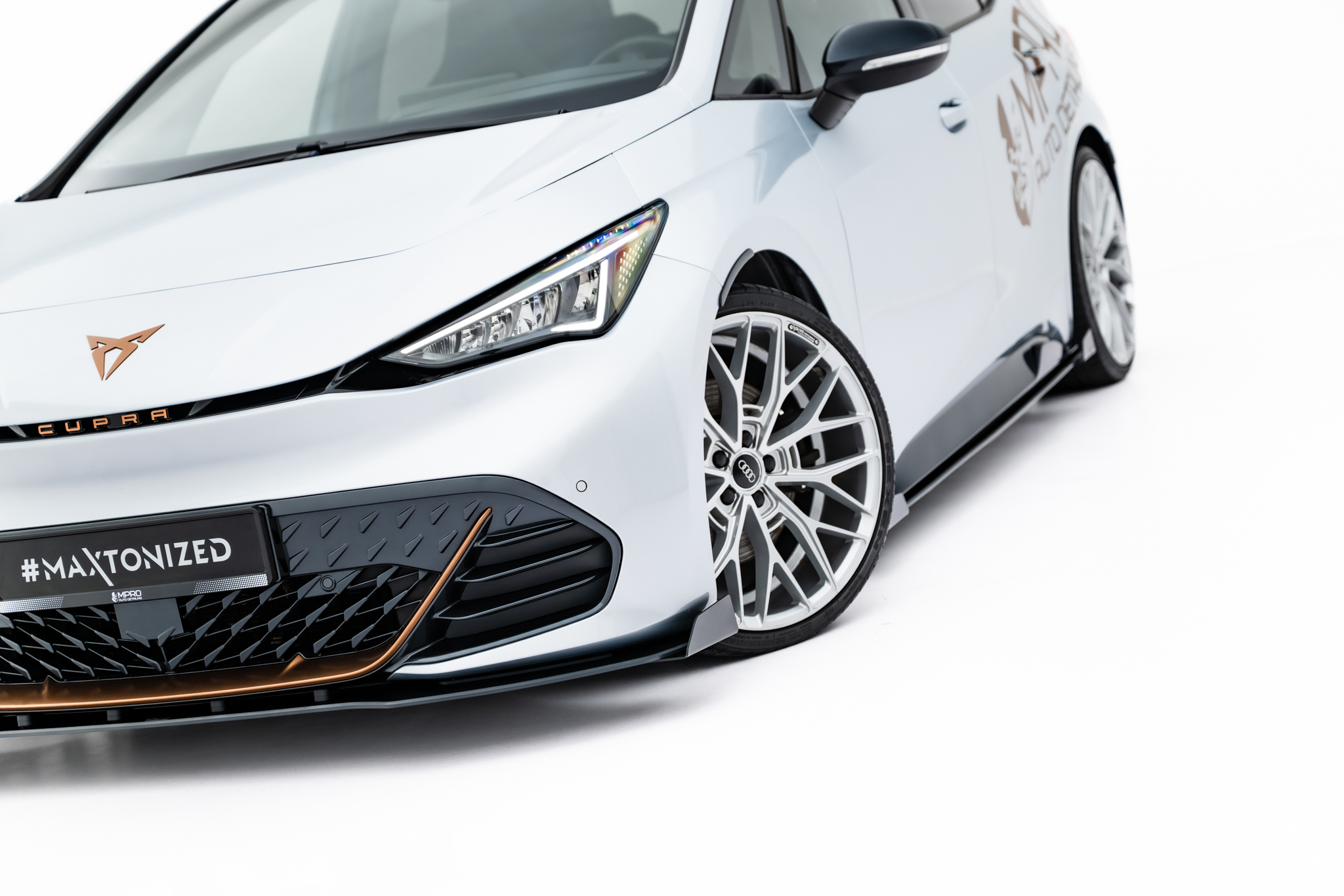 Front Stoßstange Flaps passend für CUPRA Born Mk1 schwarz Hochglanz