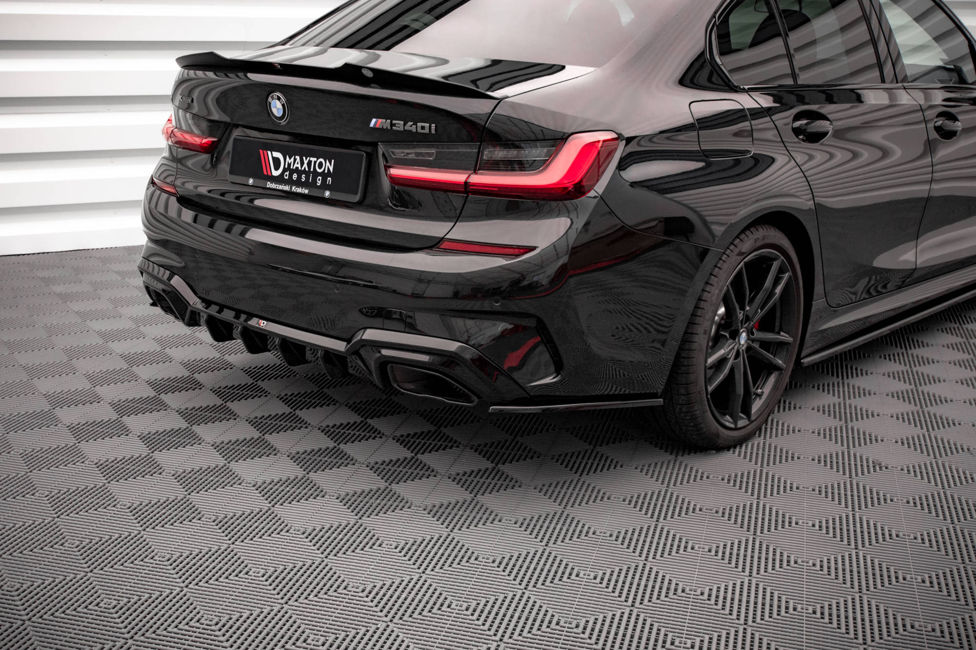 Street+ Heck Ansatz Flaps V.3 passend für BMW M340i / M-Paket G20 / G21 schwarz Hochglanz