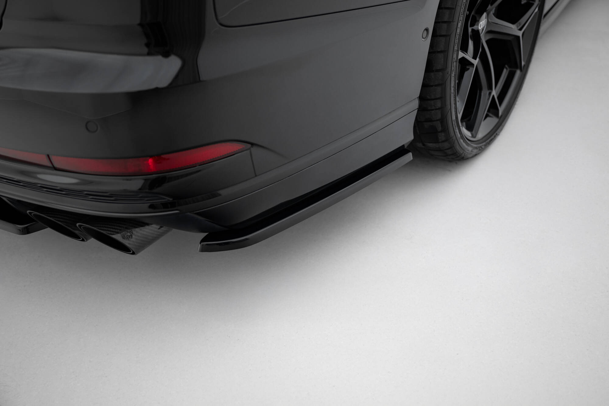 Street+ Heck Ansatz Flaps passend für Audi S8 D5 schwarz Hochglanz