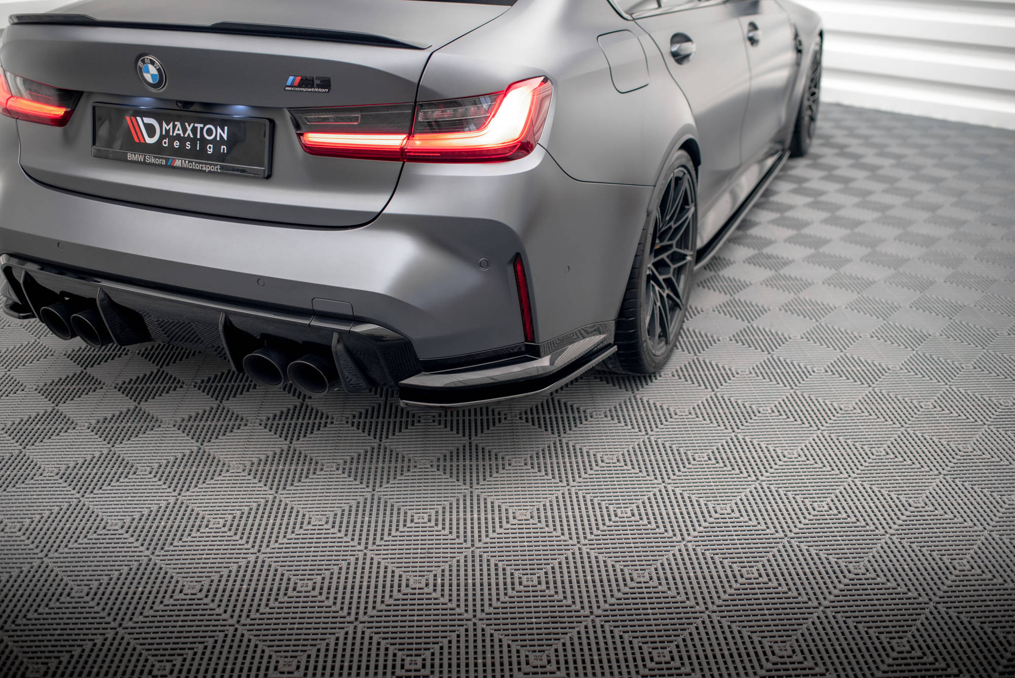 Street+ Heck Ansatz Flaps V.1 passend für BMW M3 Limousine / Touring G80 / G81 schwarz Hochglanz