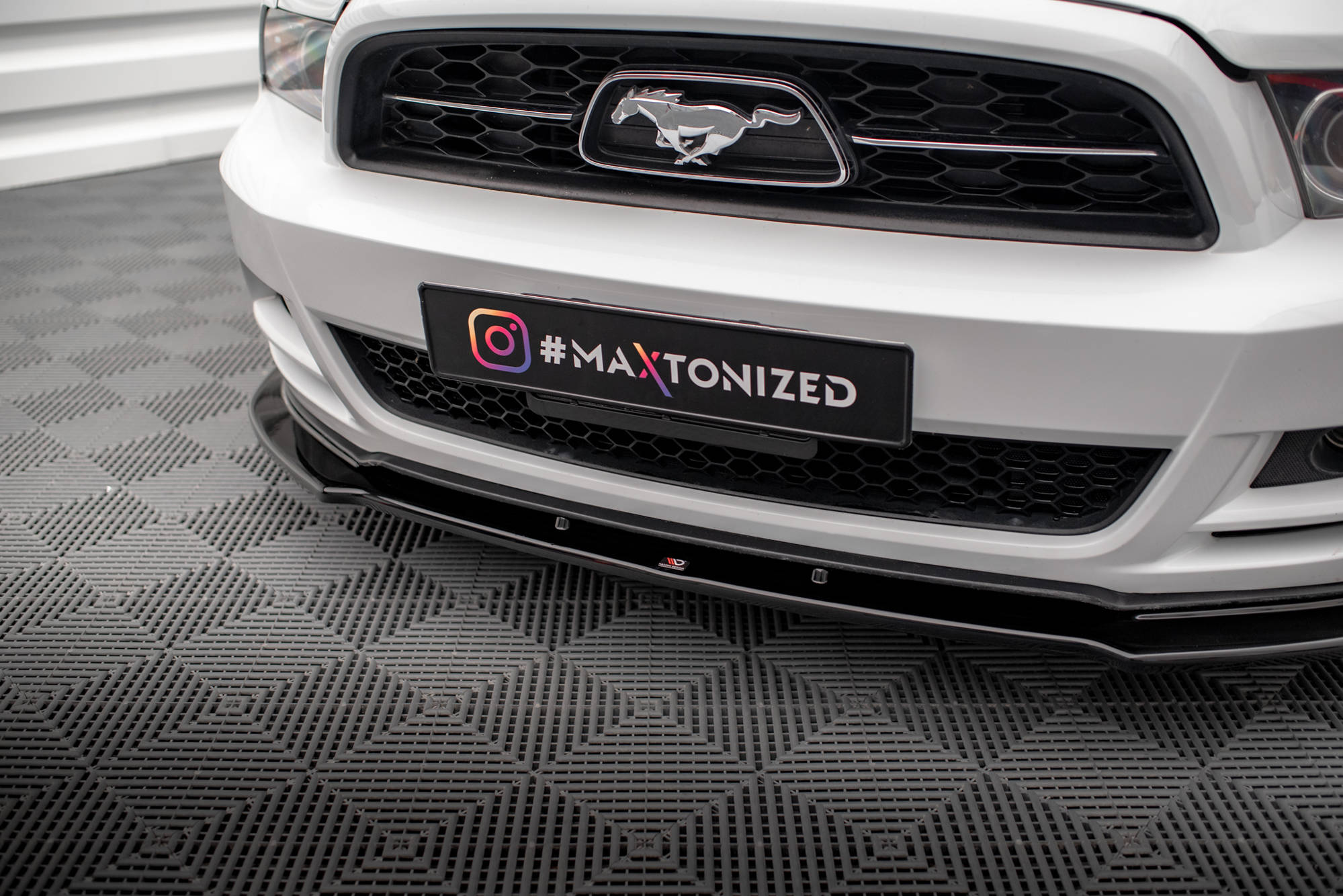 Street+ Spoilerlippe Front Ansatz passend für Ford Mustang Mk5 FL schwarz Hochglanz
