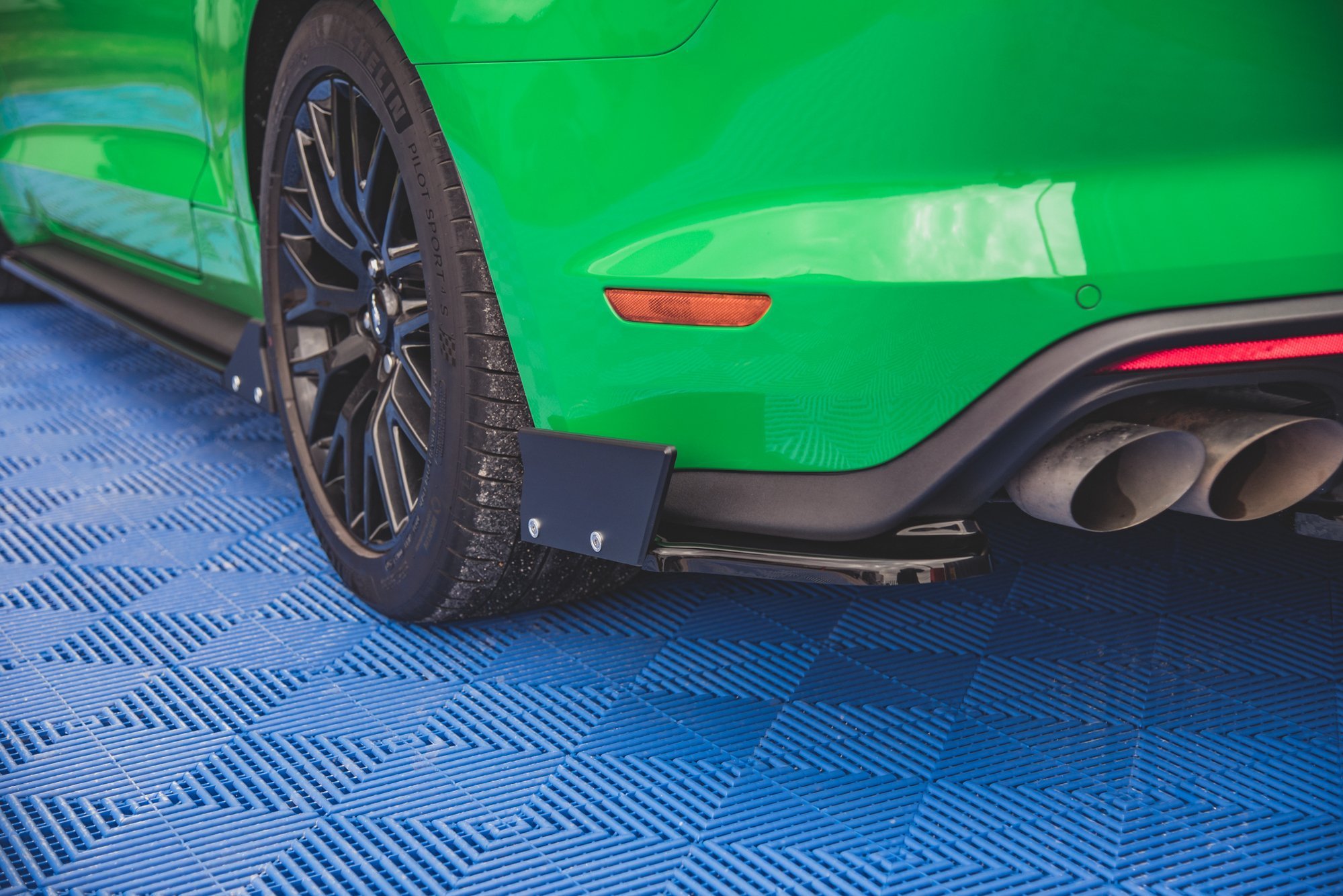 Street+ Heck Ansatz Flaps V.1 passend für Ford Mustang GT Mk6 FL
