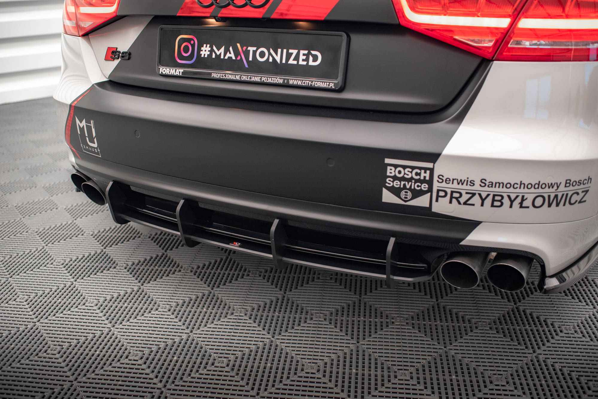 Street Pro Heckschürze Heck Ansatz Diffusor passend für Audi S8 D4 schwarz-rot