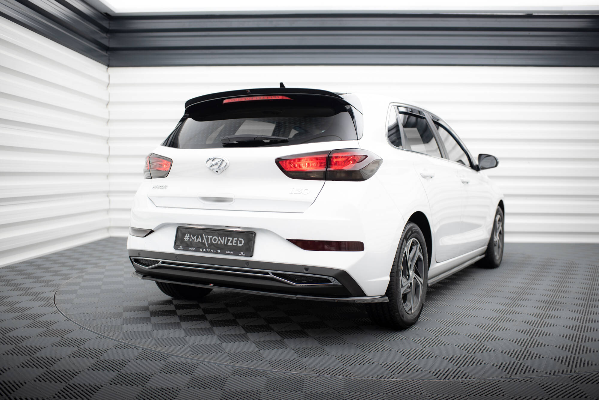Spoiler CAP für HYUNDAI I30 MK3 HATCHBACK schwarz Hochglanz