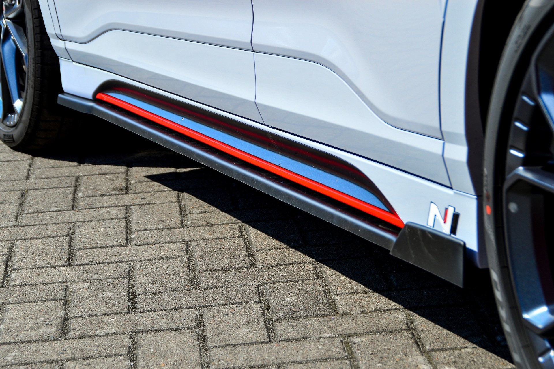 CUP Seitenschweller mit Wing hinten für Hyundai Kona N + N-Line Carbon Optik