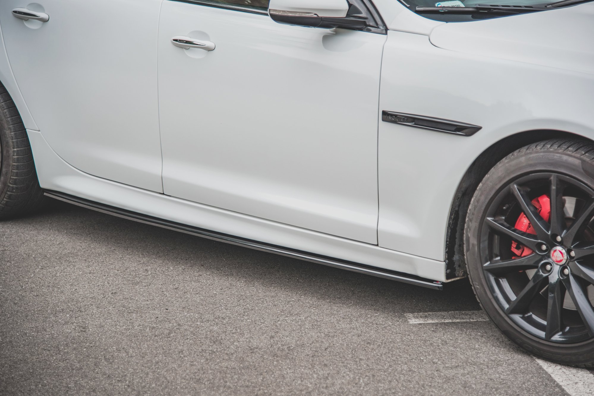 Seitenschweller Ansatz für Jaguar XJ R-Sport X351 Facelift schwarz Hochglanz