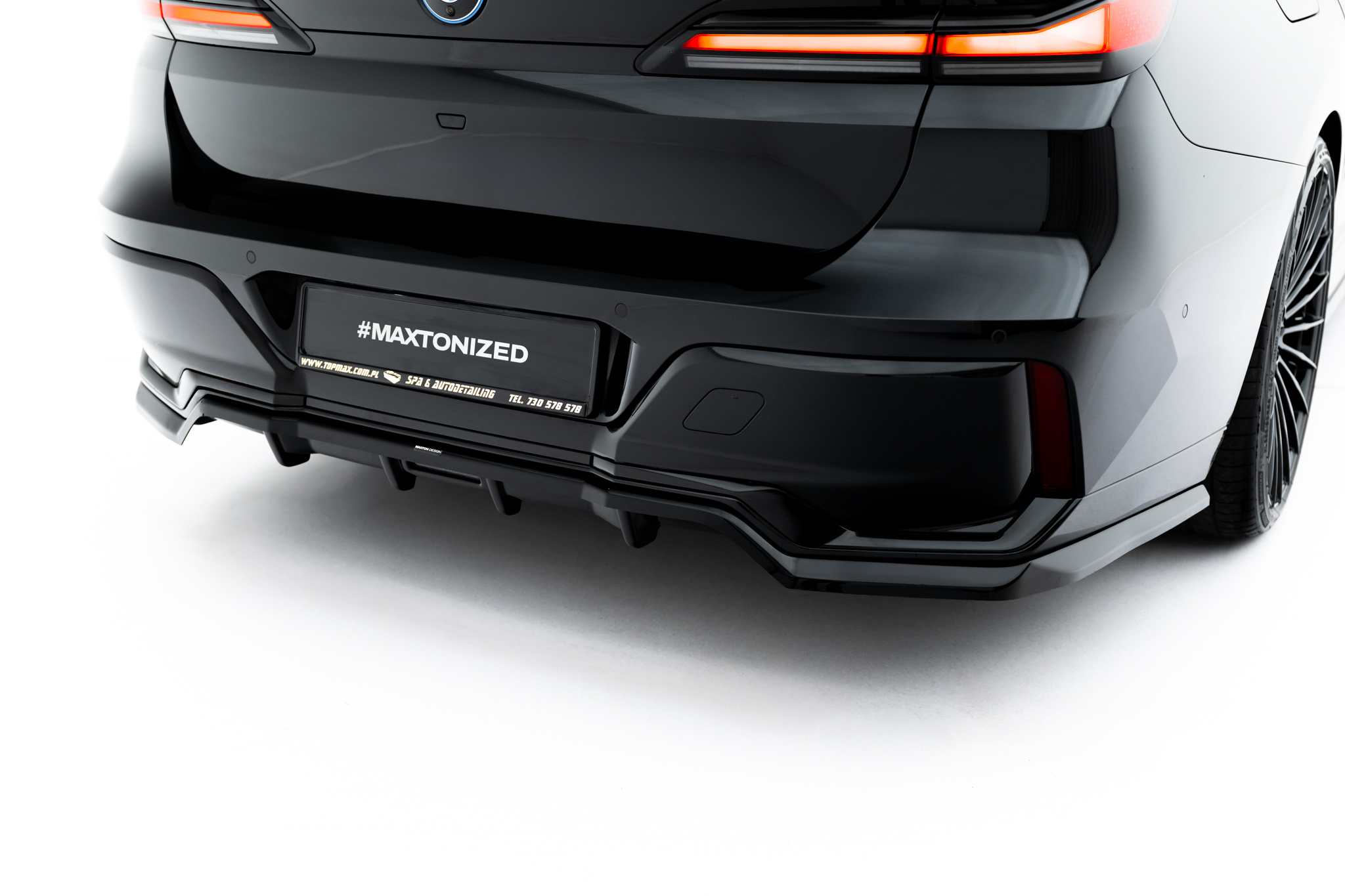 Street+ Mittlerer Diffusor RACE Heck Ansatz V.2 passend für BMW 7 M-Paket G70 schwarz Hochglanz