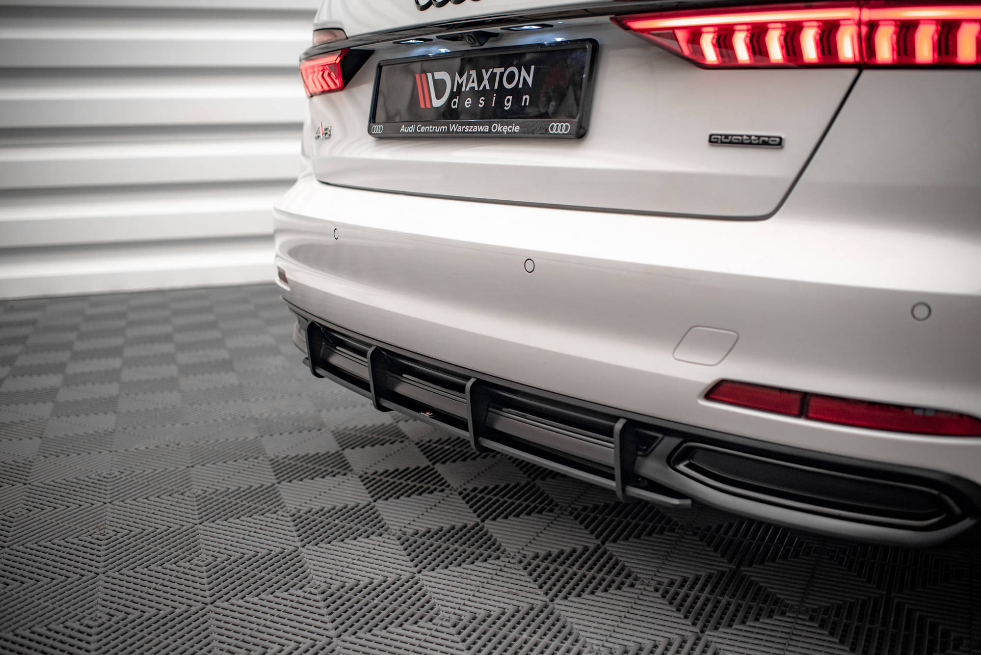 Street Pro Heckschürze Heck Ansatz Diffusor passend für Audi A6 C8 schwarz-rot