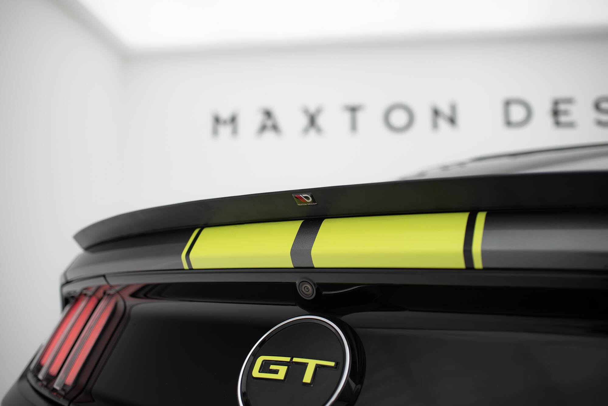 Spoiler CAP für Ford Mustang / Mustang GT Mk6 schwarz Hochglanz