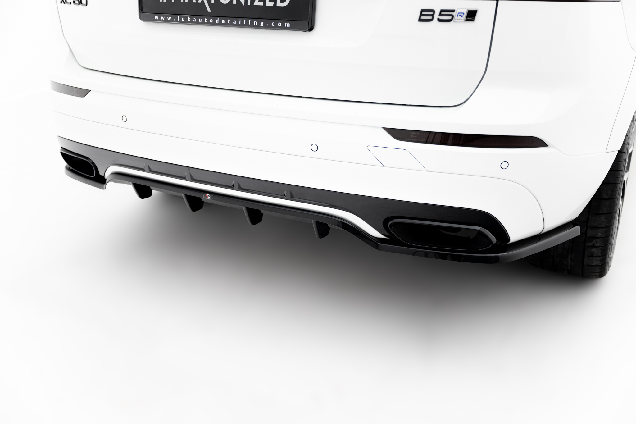 Street+ Mittlerer Diffusor RACE Heck Ansatz passend für Volvo XC60 Mk2 R-Design schwarz Hochglanz