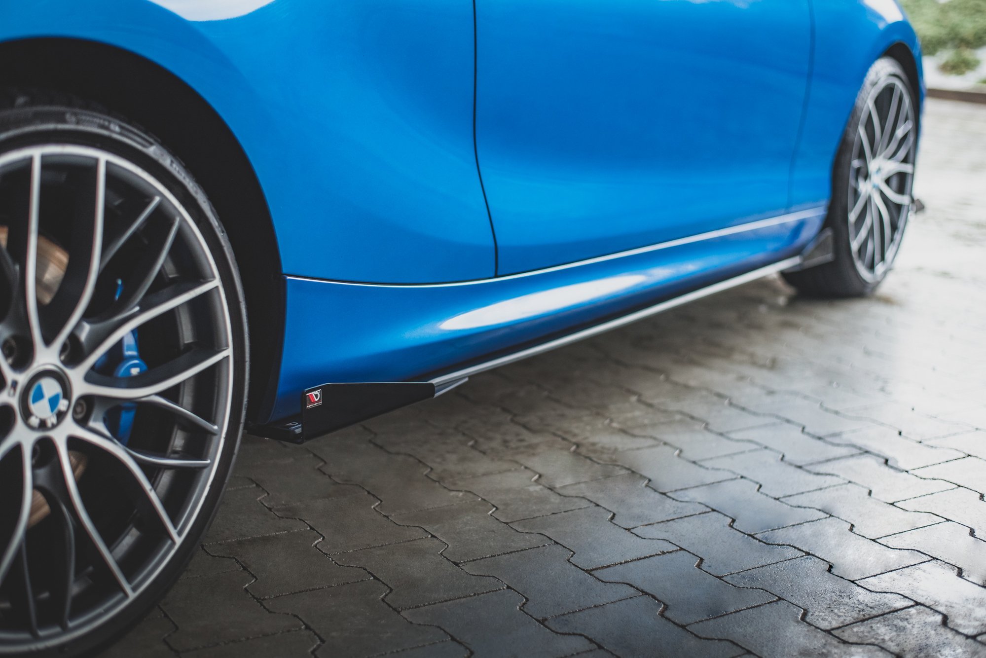 Street Pro Seitenschweller Leisten passend für BMW M135i F20 rot+ Hochglanz Flaps
